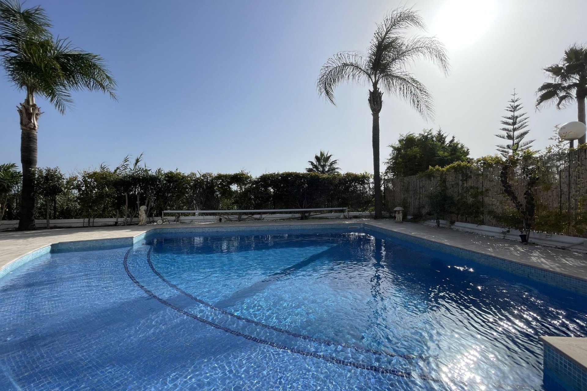 Resale - House - Detached Villa - Estepona - Estepona Centro