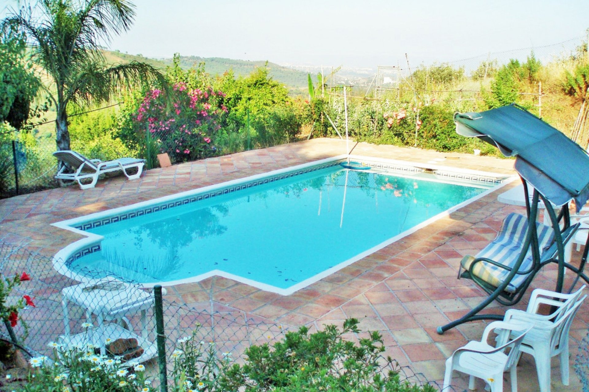 Resale - House - Detached Villa - Estepona - Estepona Centro