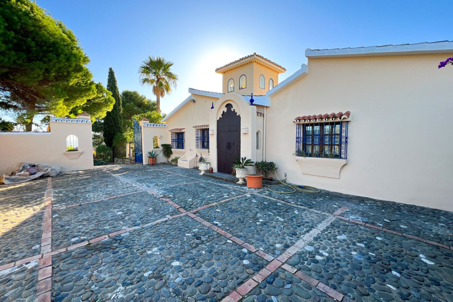 Resale - House - Detached Villa - Estepona - Estepona Centro