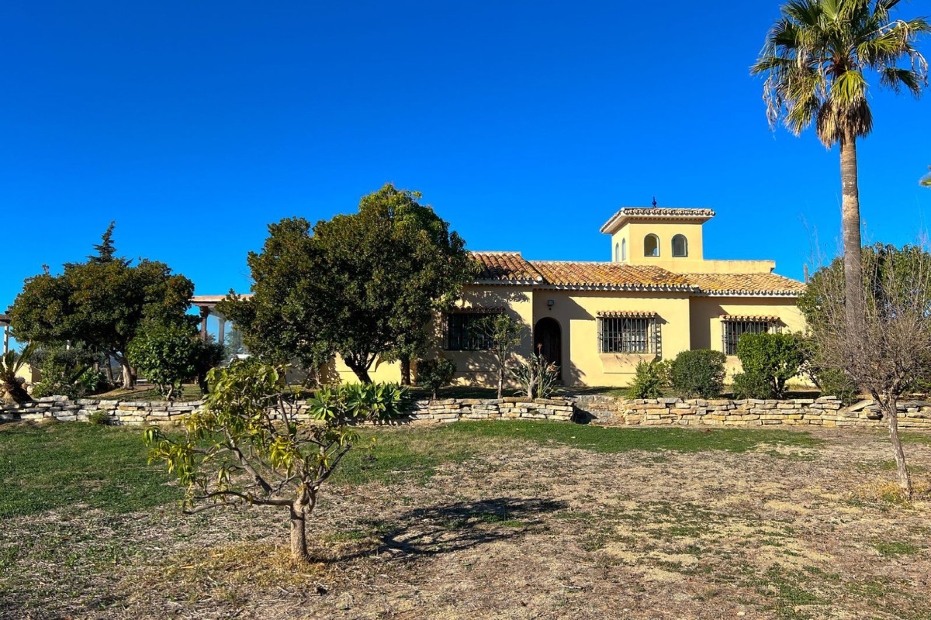 Resale - House - Detached Villa - Estepona - Estepona Centro