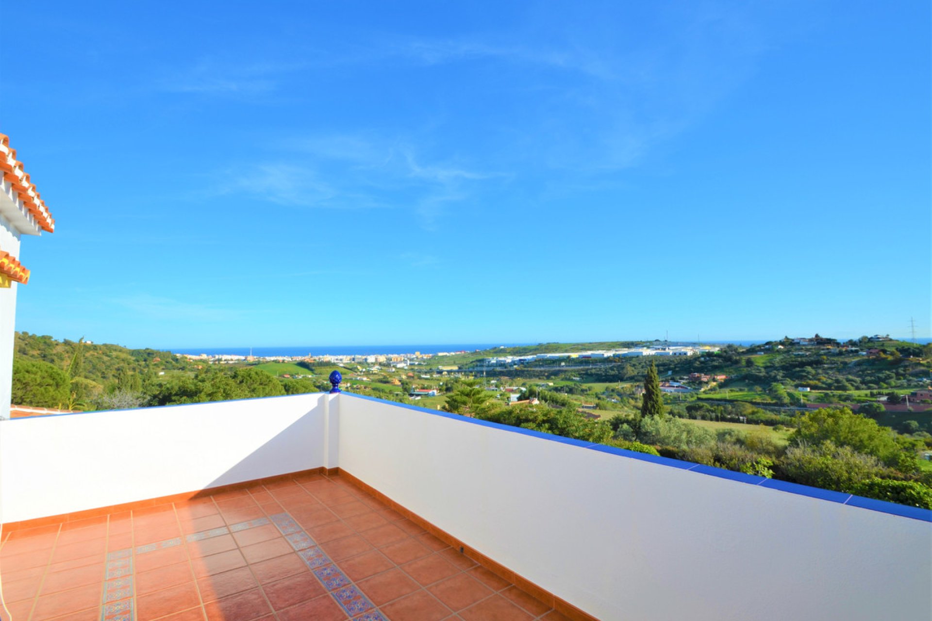 Resale - House - Detached Villa - Estepona - Estepona Centro