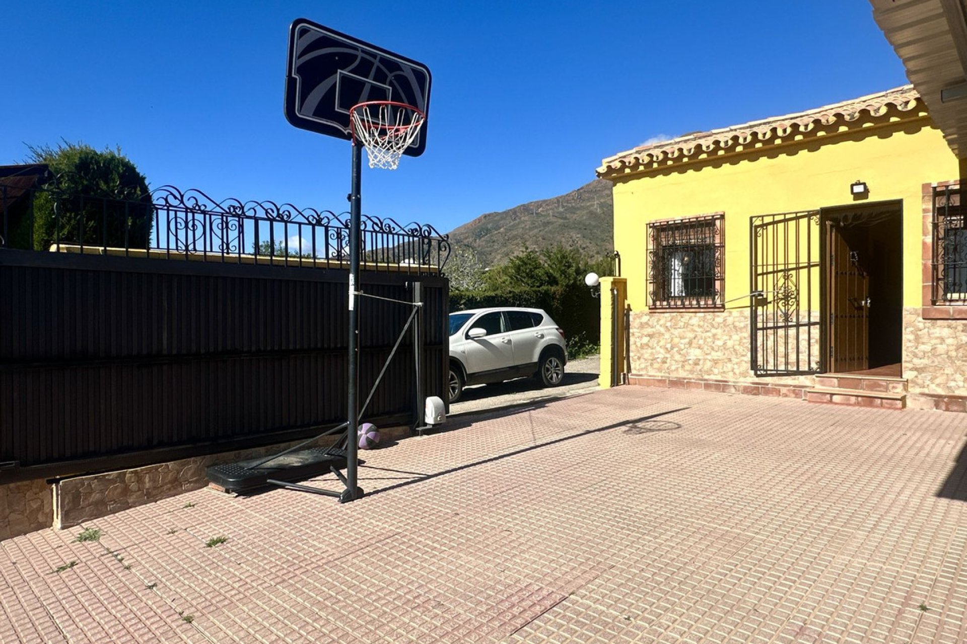 Resale - House - Detached Villa - Estepona - Estepona Centro