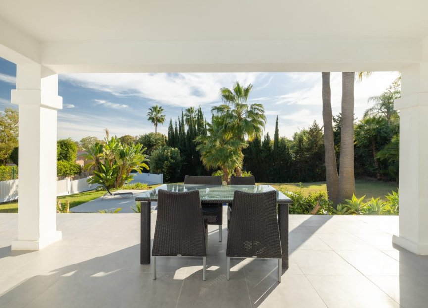 Resale - House - Detached Villa - Estepona - Estepona Centro