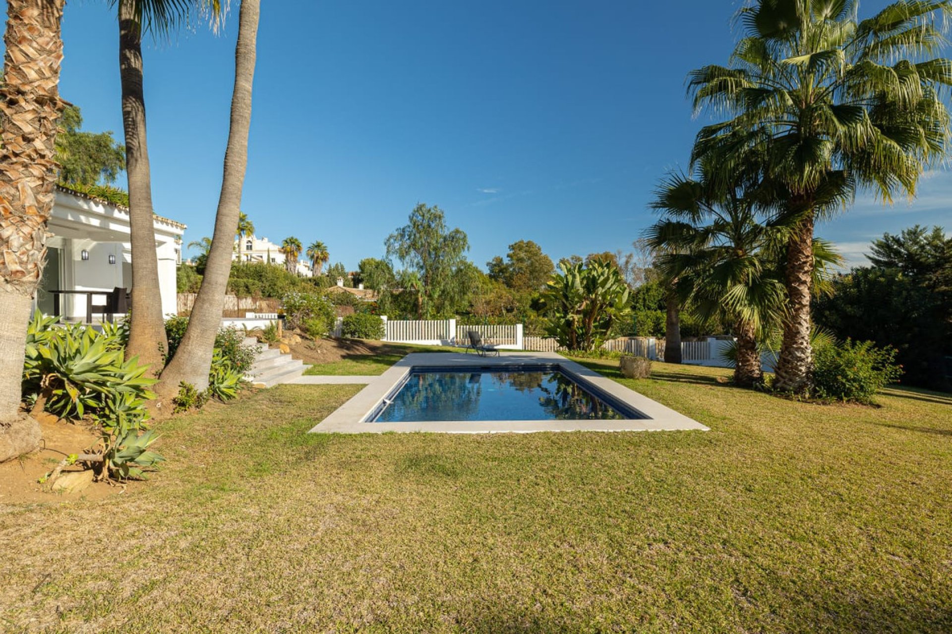 Resale - House - Detached Villa - Estepona - Estepona Centro