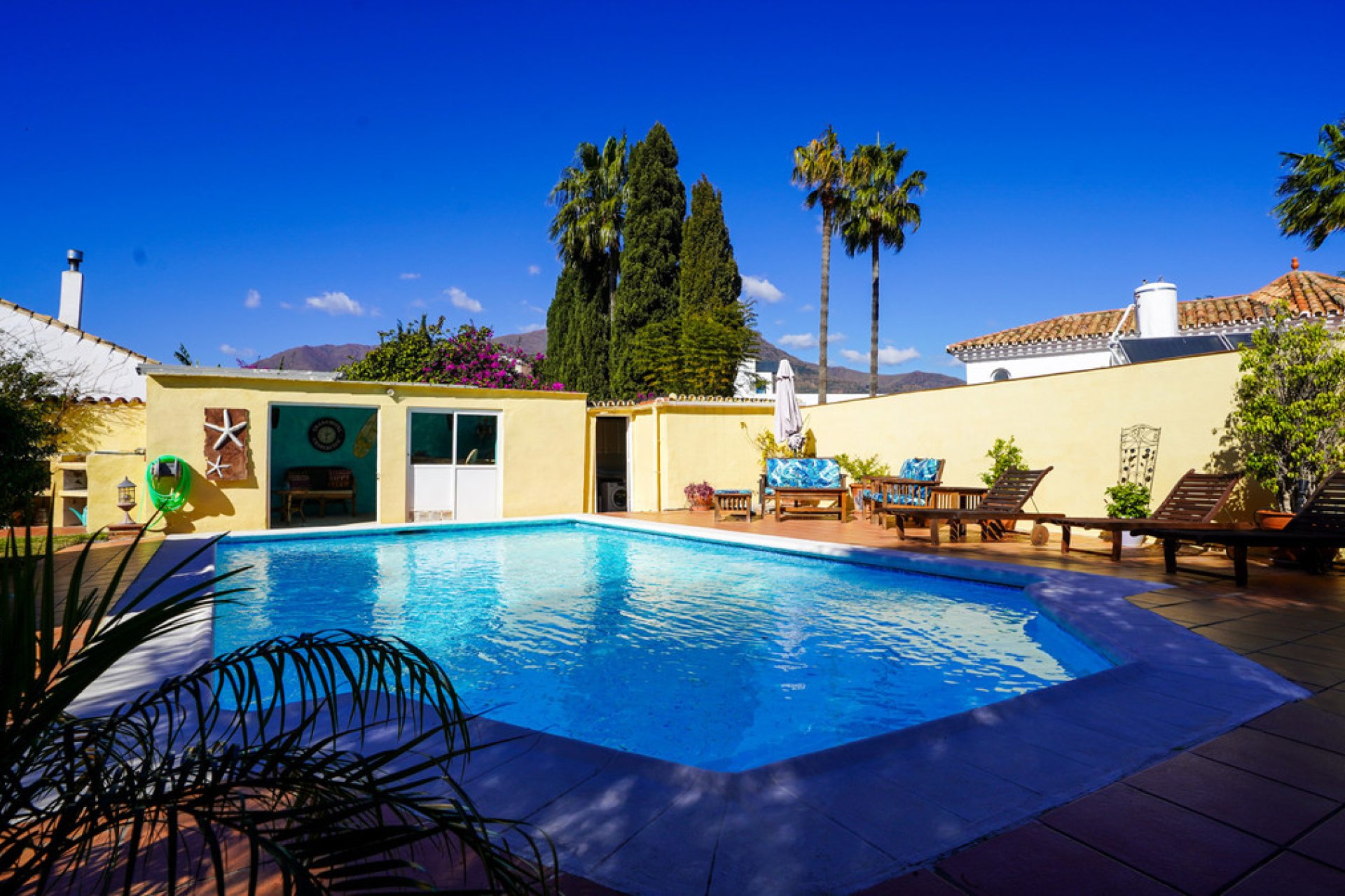 Resale - House - Detached Villa - Estepona - Estepona Centro