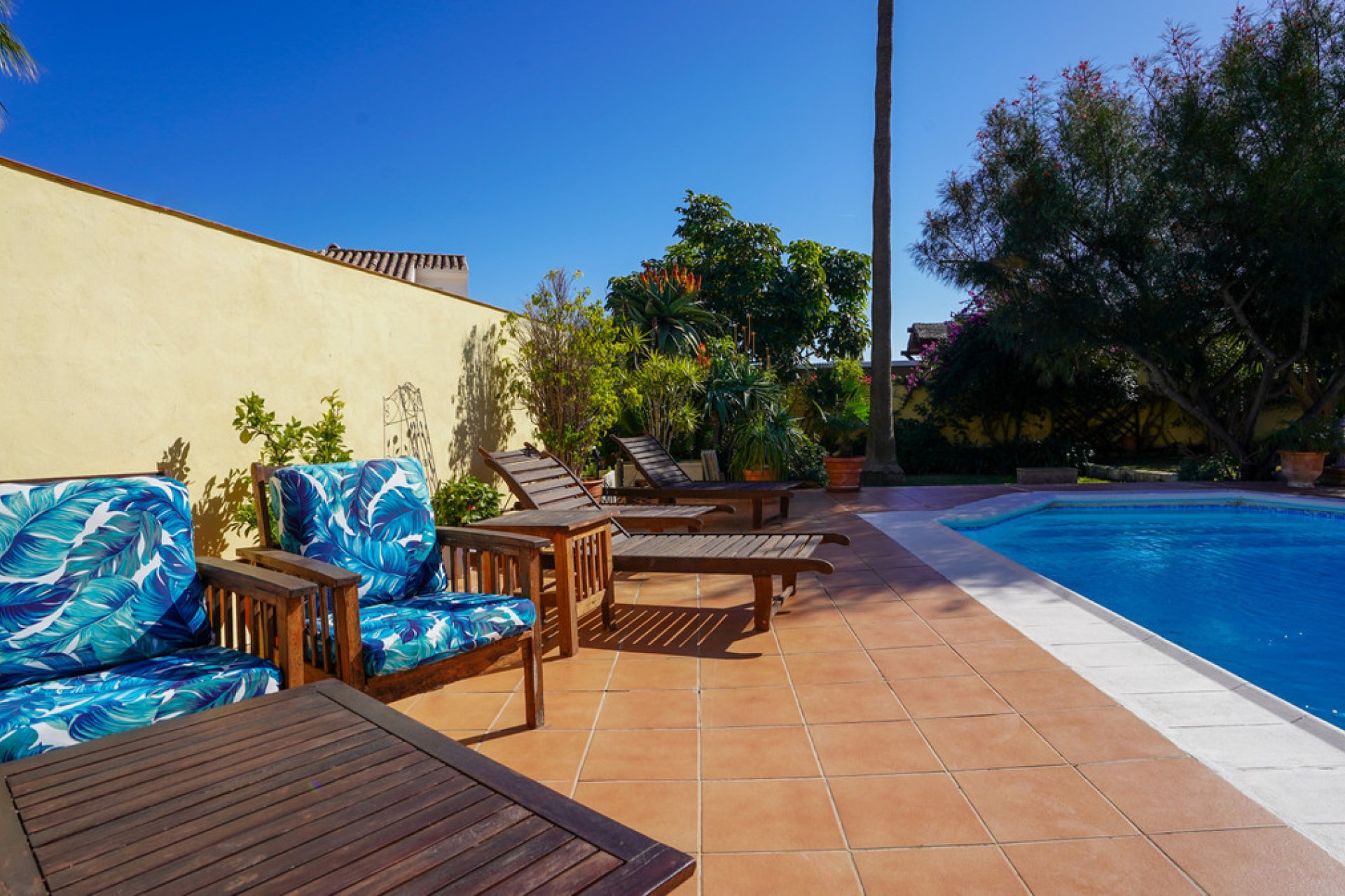 Resale - House - Detached Villa - Estepona - Estepona Centro