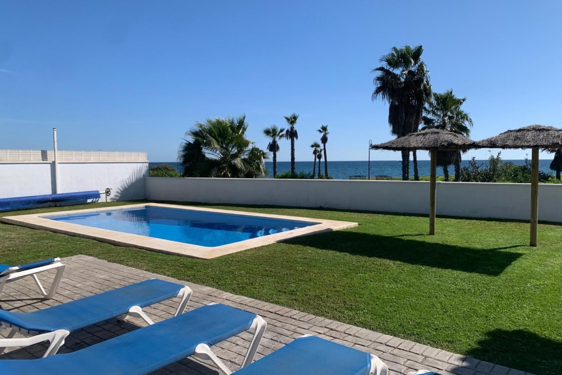 Resale - House - Detached Villa - Estepona - Estepona Centro