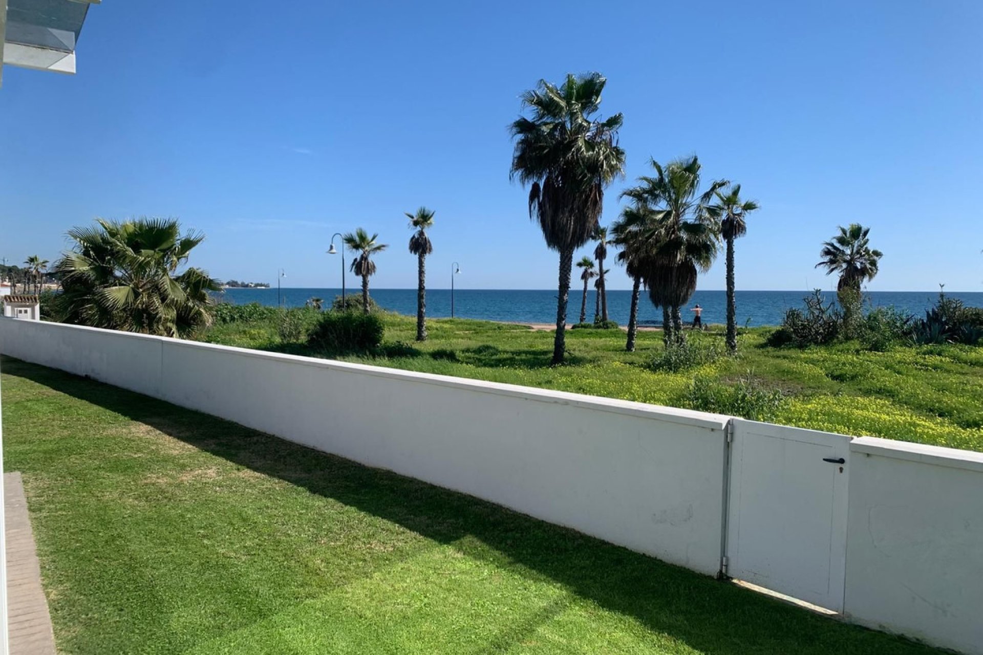 Resale - House - Detached Villa - Estepona - Estepona Centro