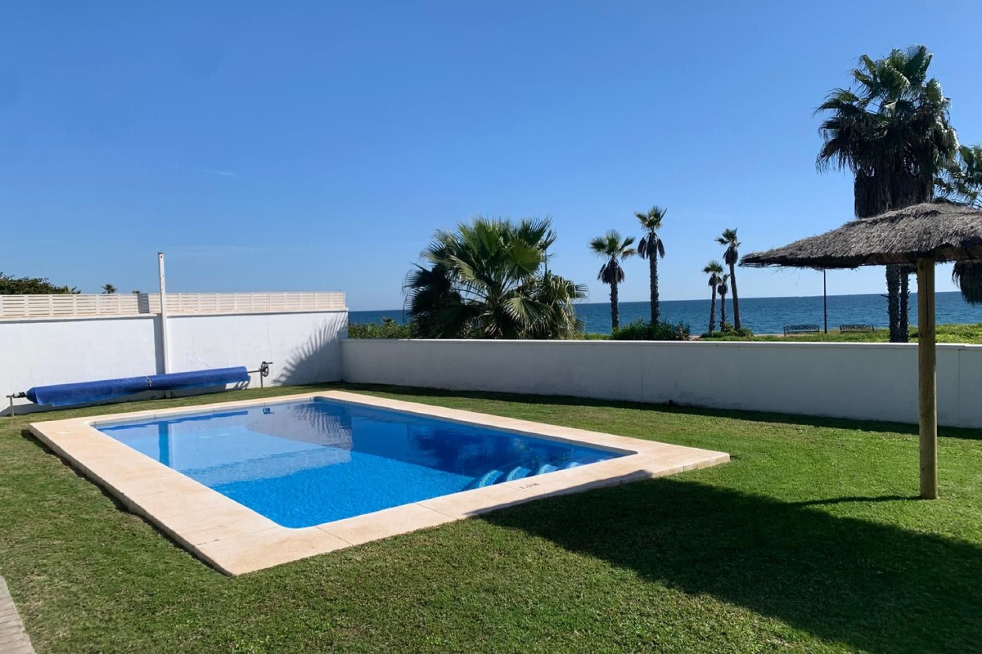 Resale - House - Detached Villa - Estepona - Estepona Centro