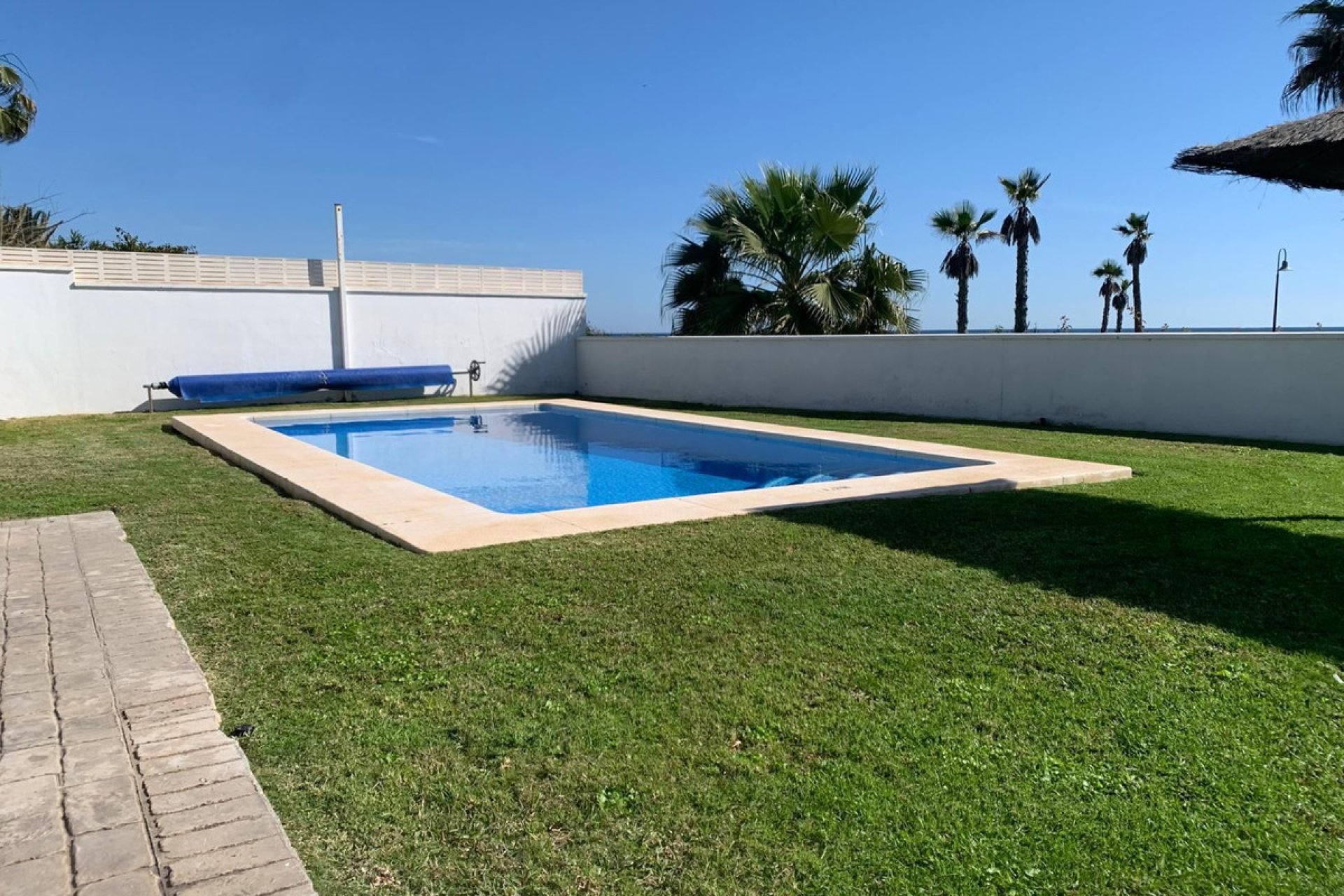 Resale - House - Detached Villa - Estepona - Estepona Centro