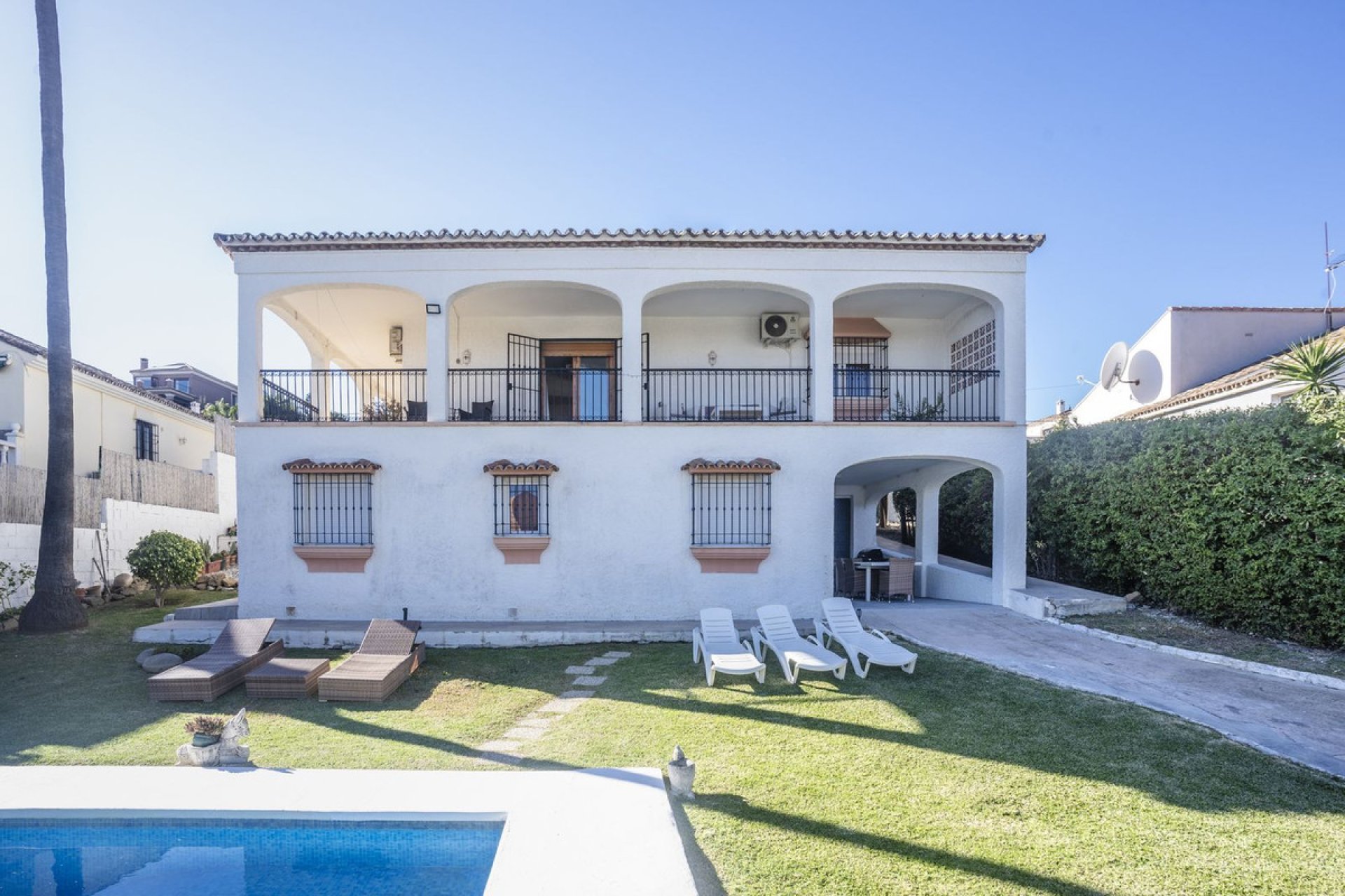 Resale - House - Detached Villa - Estepona - Estepona Centro