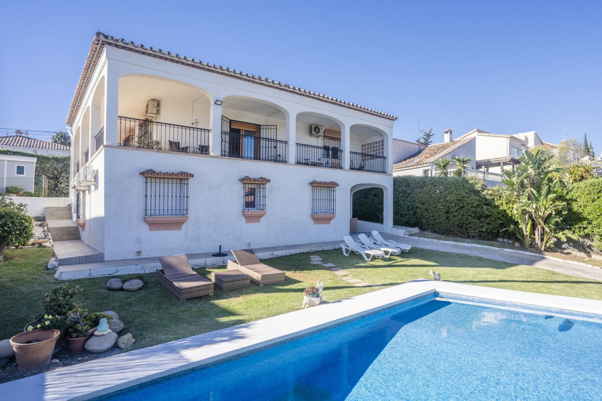 Resale - House - Detached Villa - Estepona - Estepona Centro