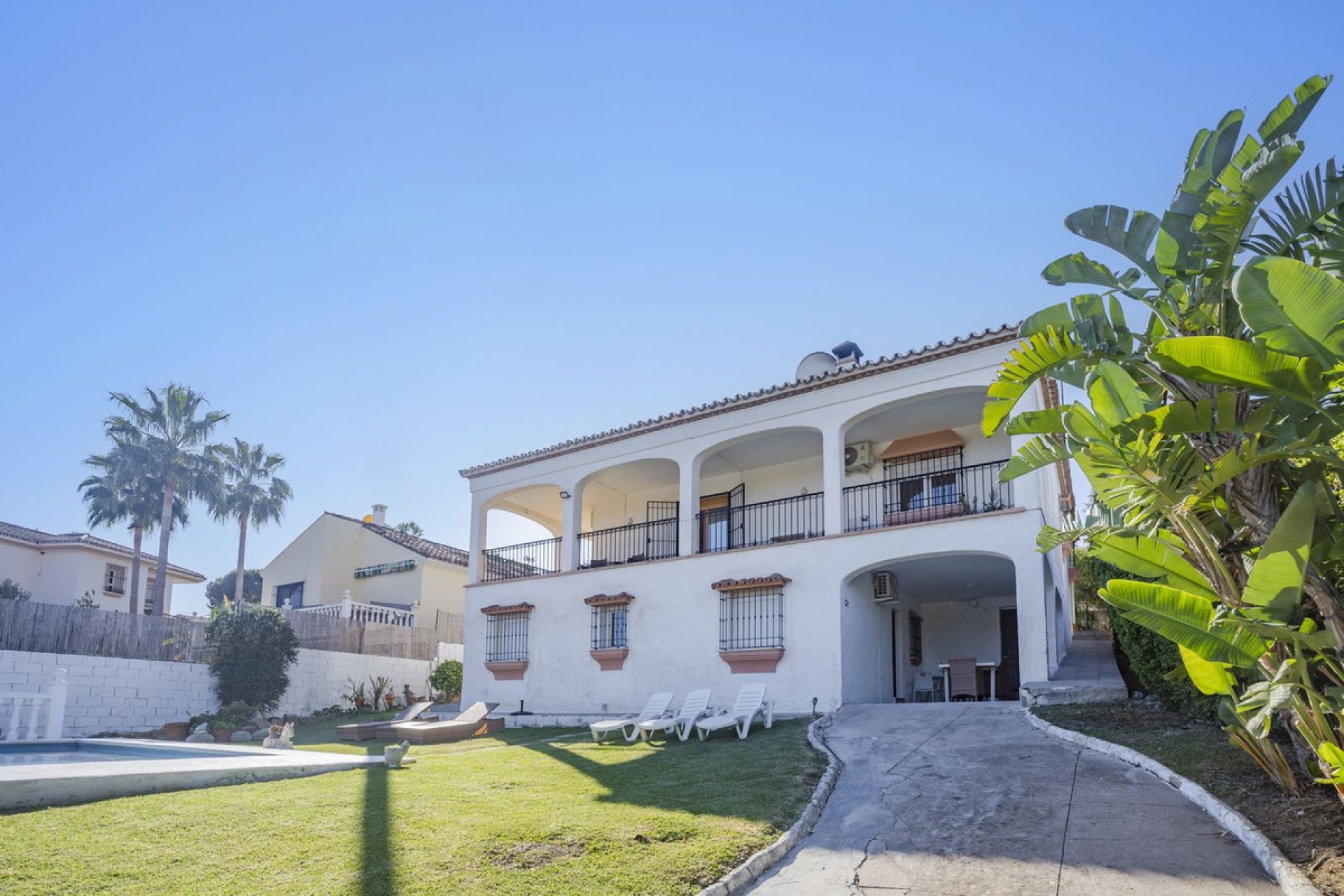 Resale - House - Detached Villa - Estepona - Estepona Centro