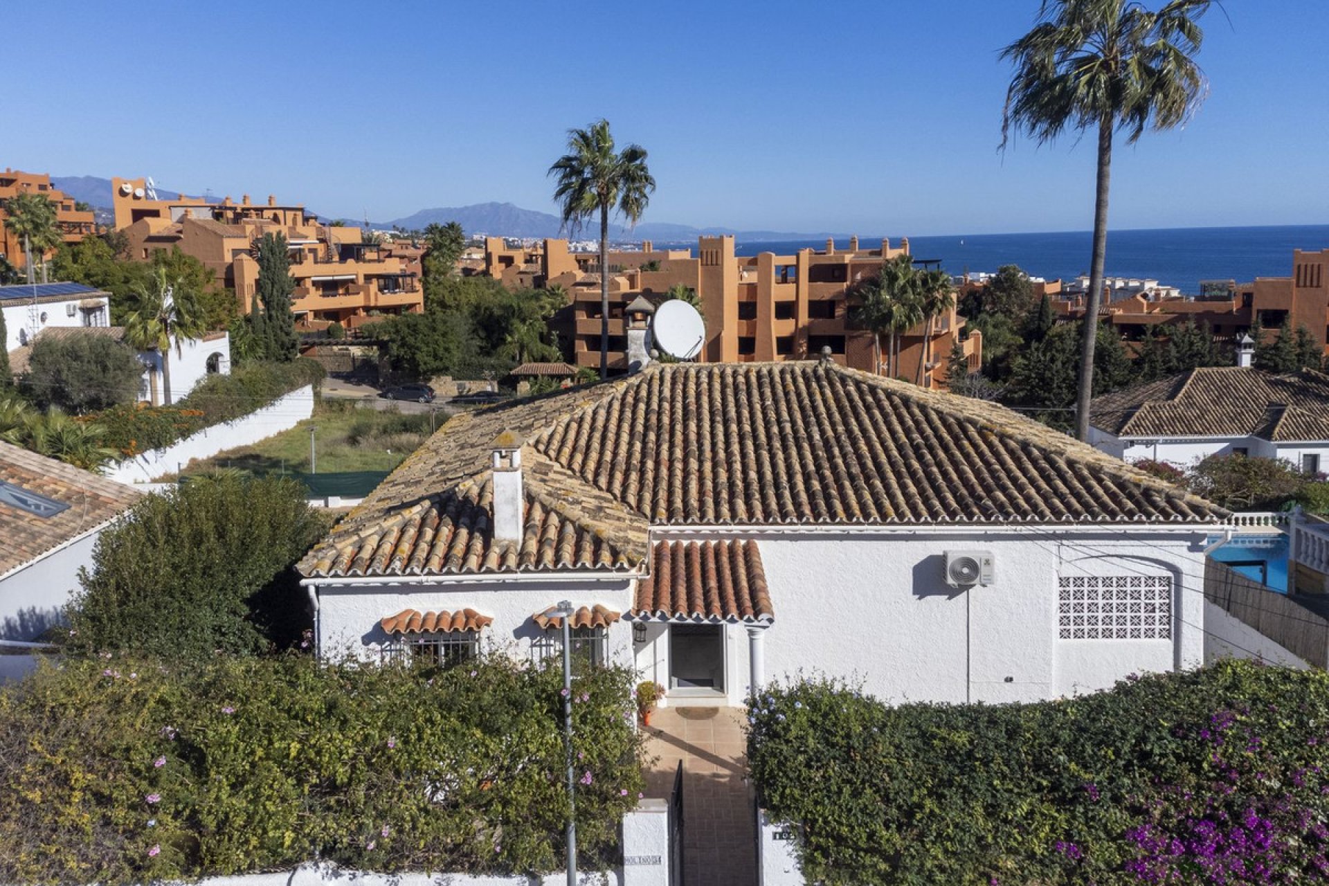 Resale - House - Detached Villa - Estepona - Estepona Centro