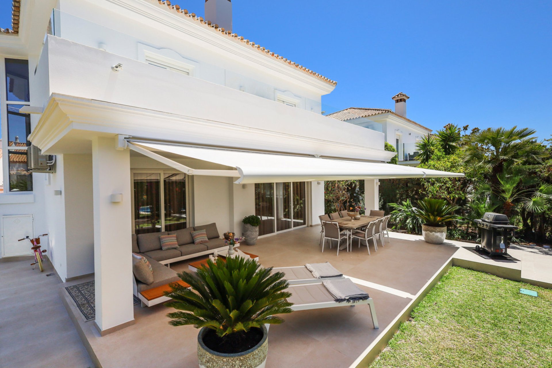 Resale - House - Detached Villa - Estepona - Estepona Centro