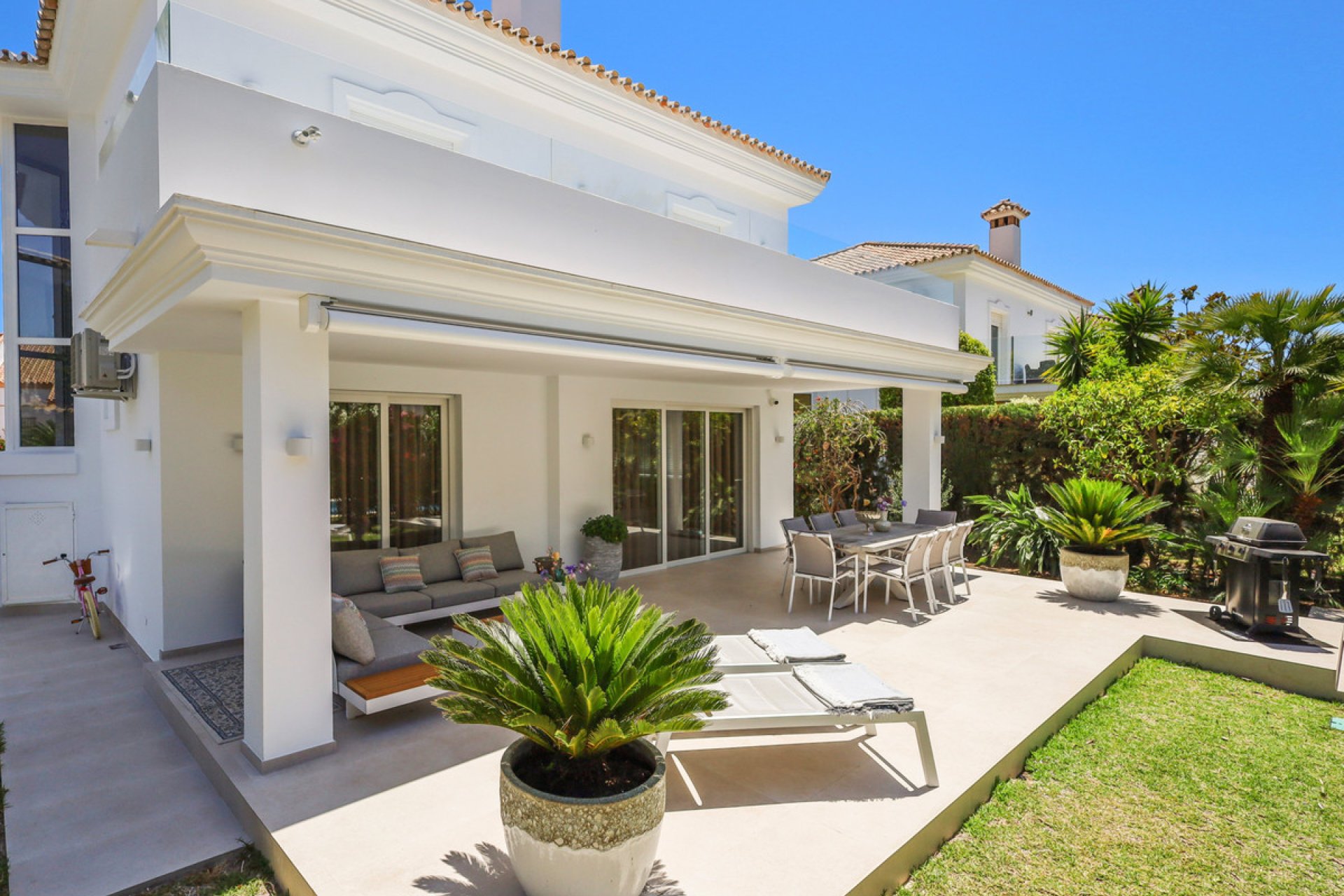 Resale - House - Detached Villa - Estepona - Estepona Centro