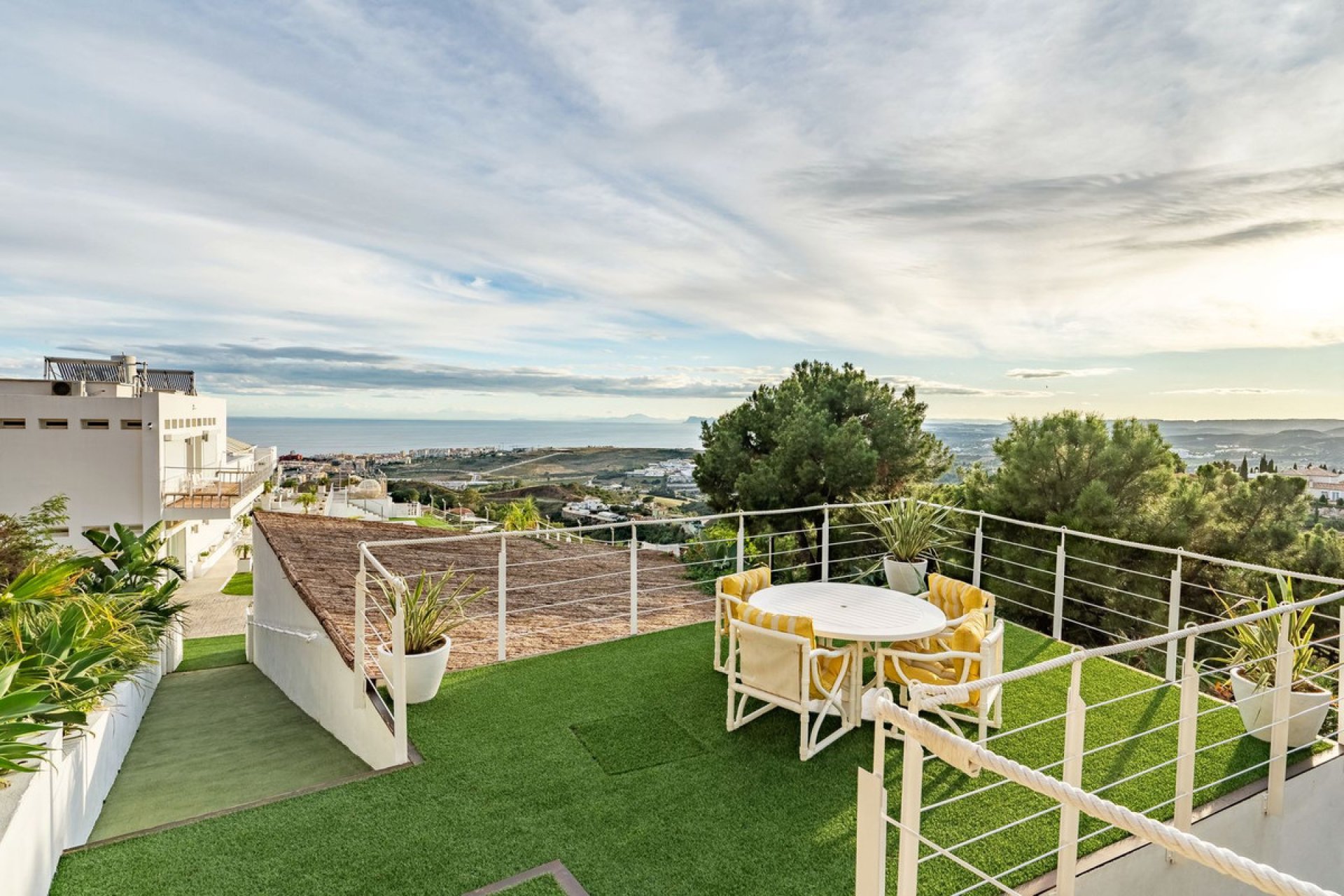 Resale - House - Detached Villa - Estepona - Estepona Centro