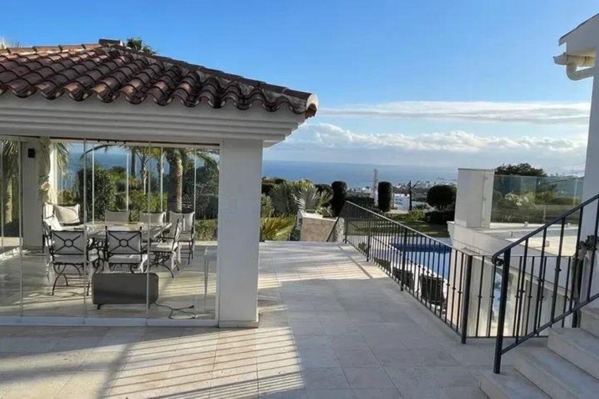 Resale - House - Detached Villa - Estepona - Estepona Centro