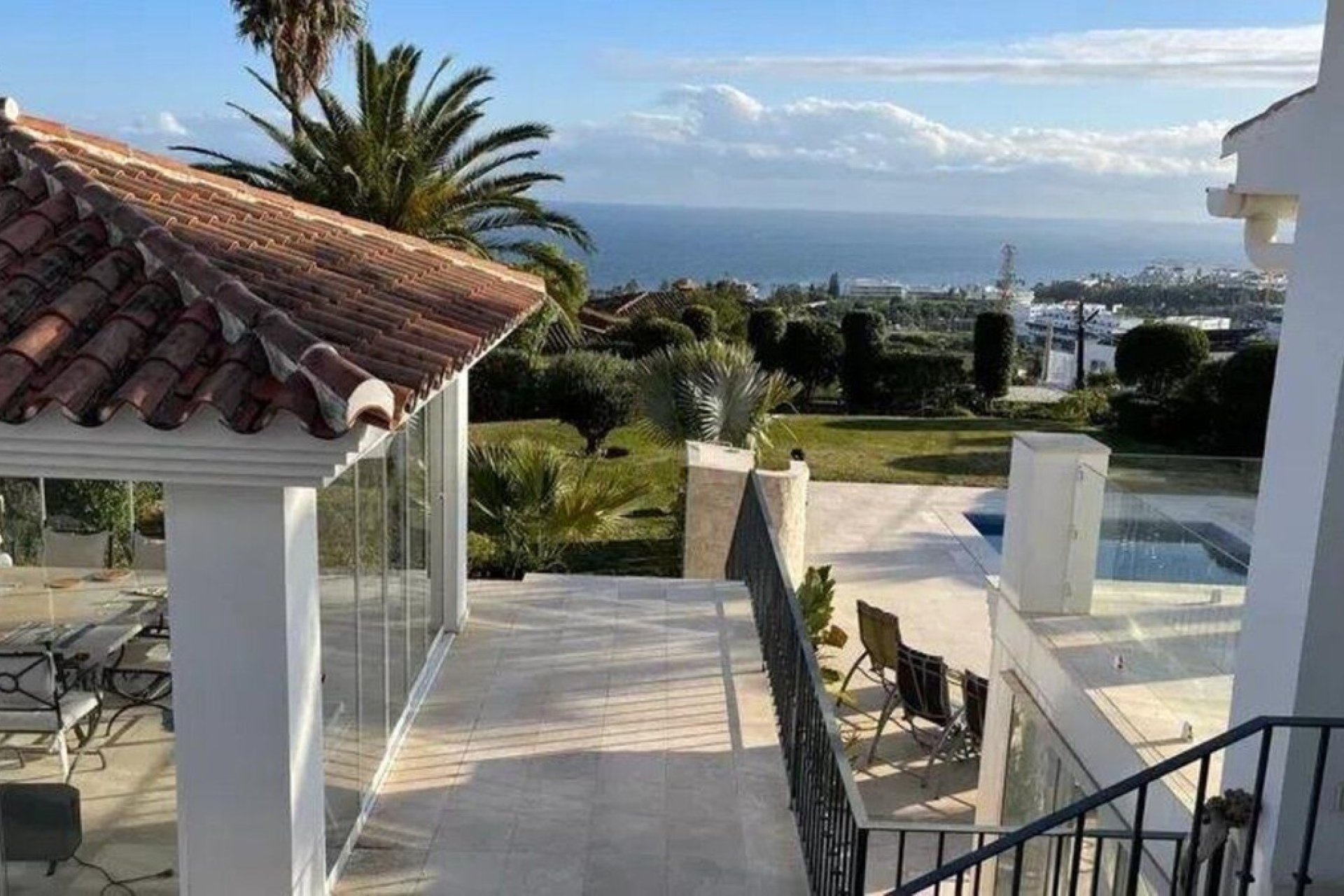 Resale - House - Detached Villa - Estepona - Estepona Centro