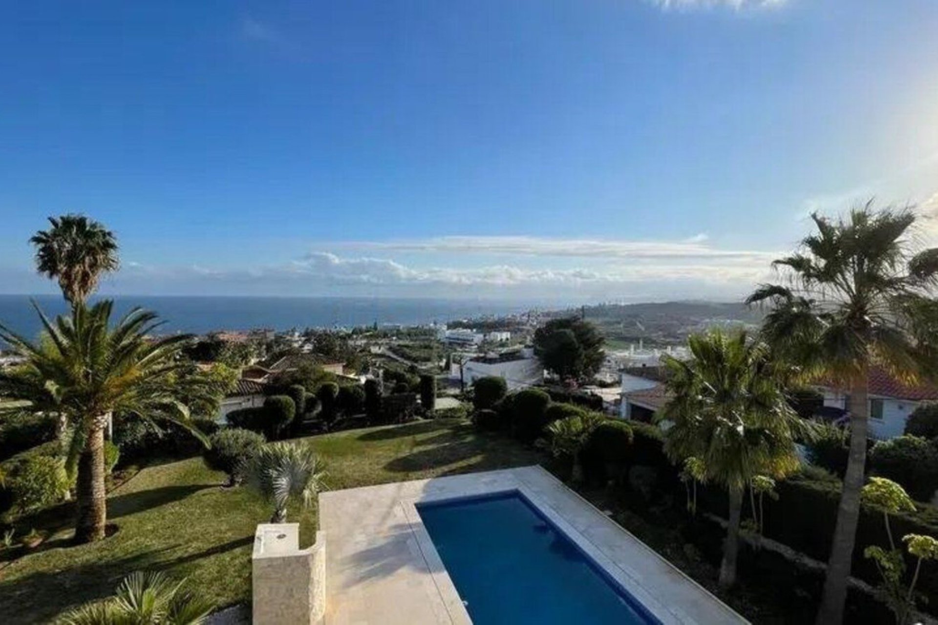 Resale - House - Detached Villa - Estepona - Estepona Centro