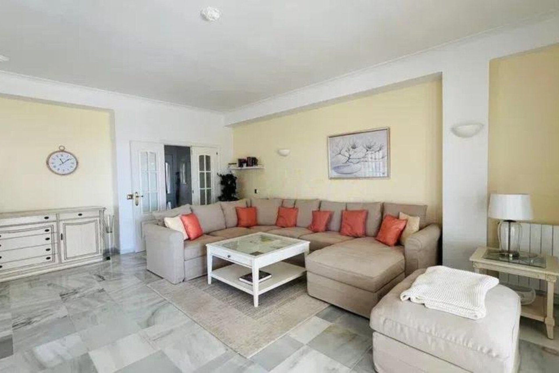 Resale - House - Detached Villa - Estepona - Estepona Centro