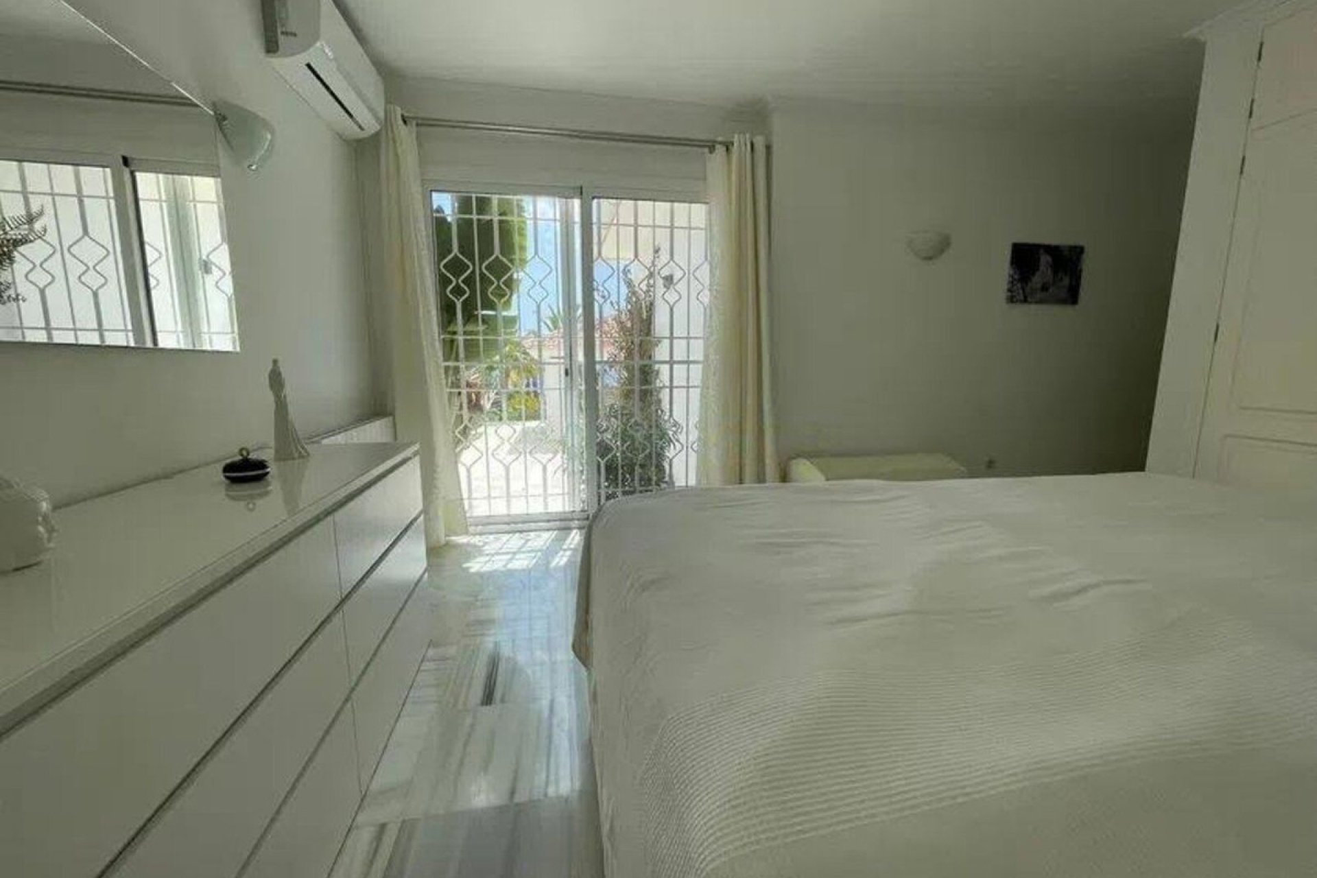 Resale - House - Detached Villa - Estepona - Estepona Centro