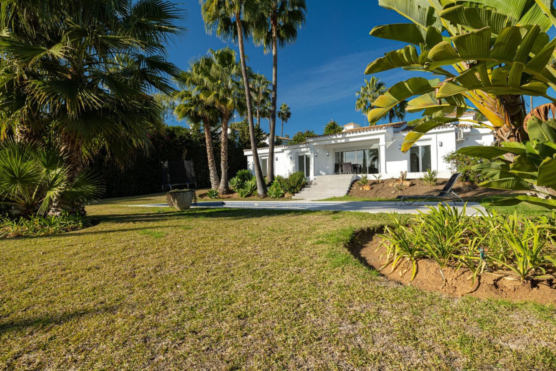 Resale - House - Detached Villa - Estepona - Estepona Centro