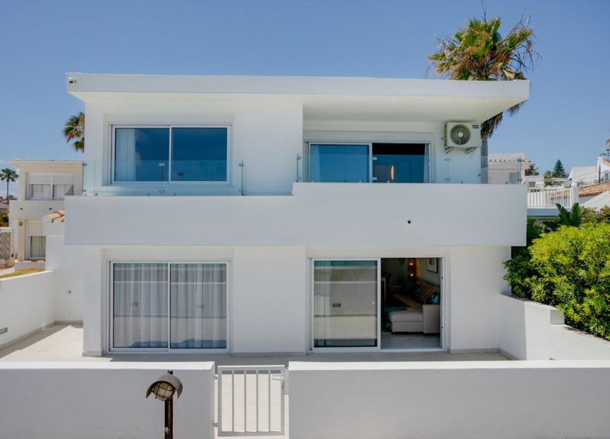 Resale - House - Detached Villa - Estepona - Estepona Centro