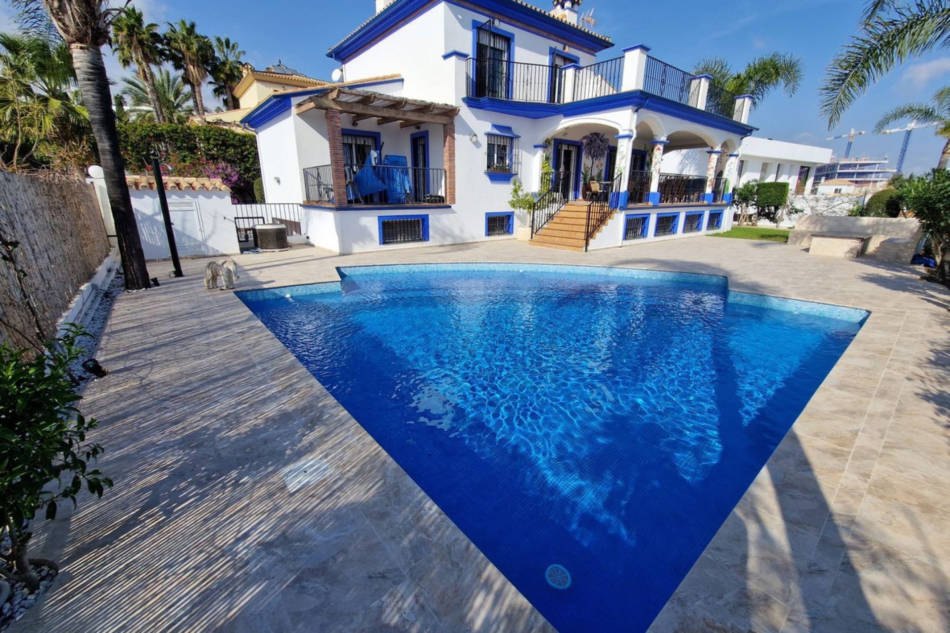 Resale - House - Detached Villa - Estepona - Estepona Centro