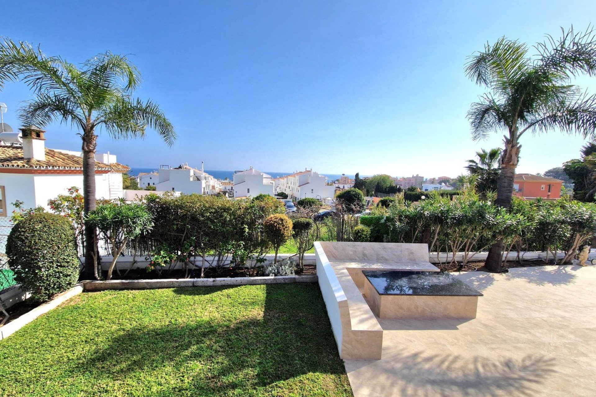 Resale - House - Detached Villa - Estepona - Estepona Centro