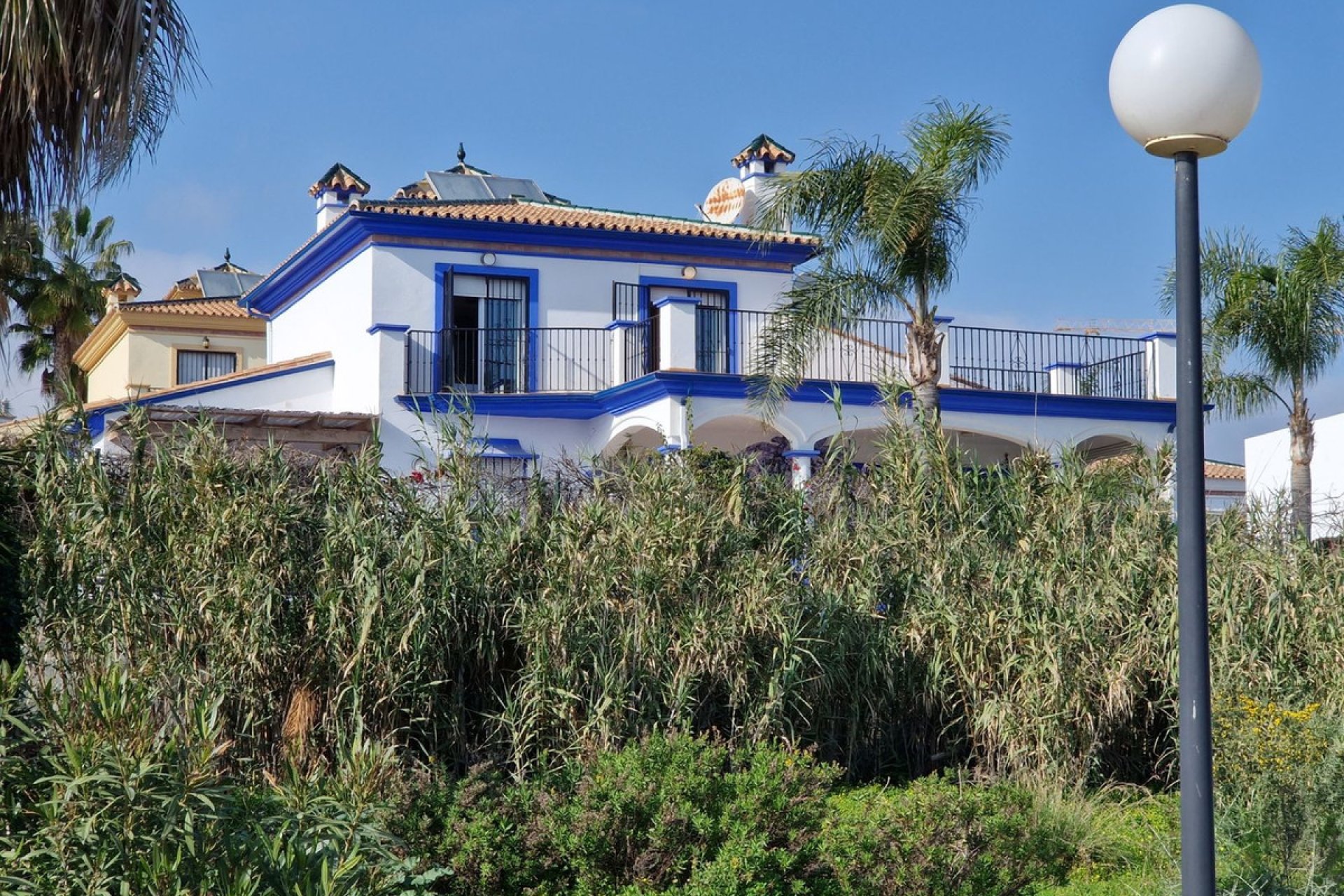 Resale - House - Detached Villa - Estepona - Estepona Centro