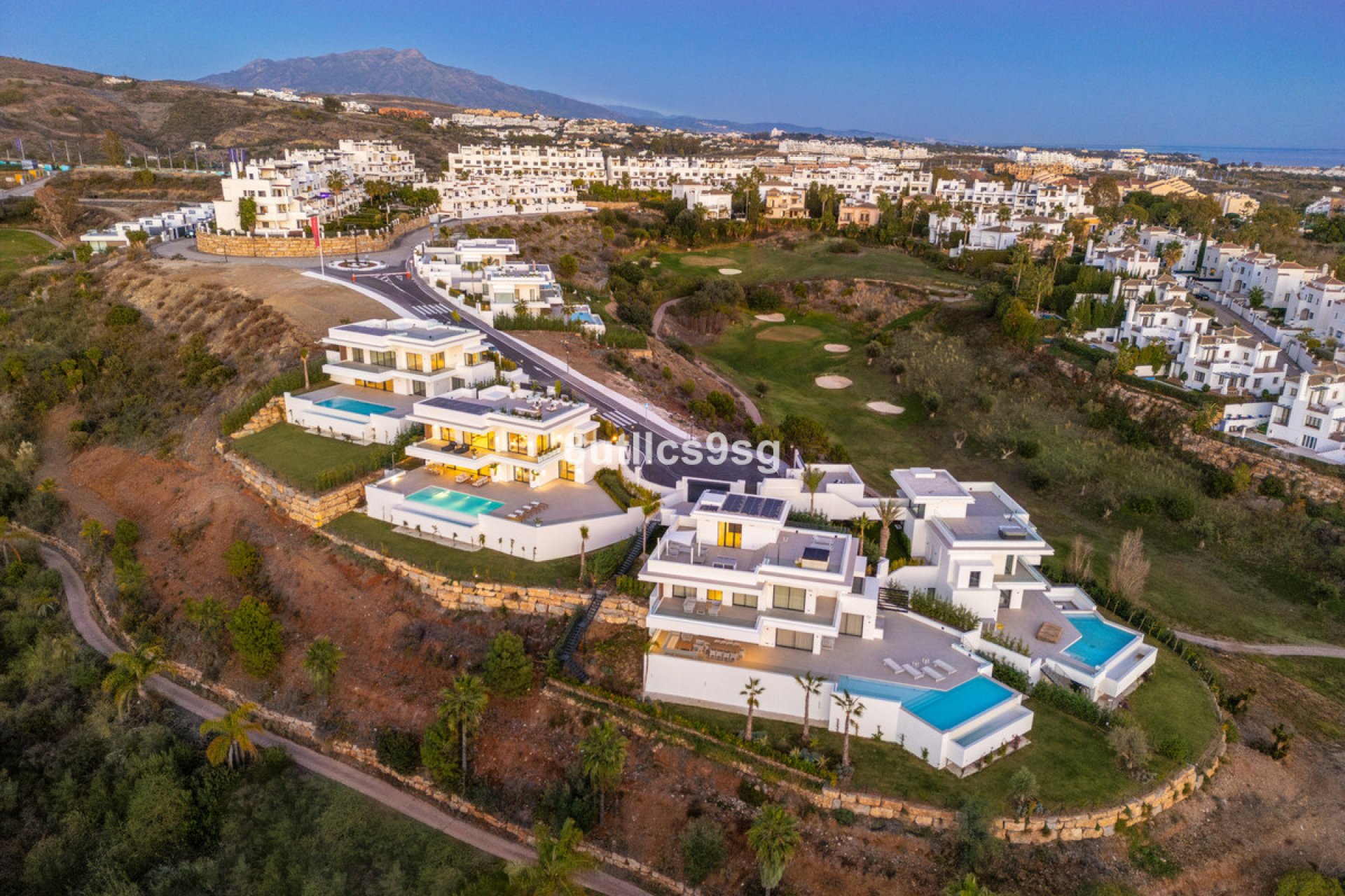 Resale - House - Detached Villa - Estepona - Estepona Centro