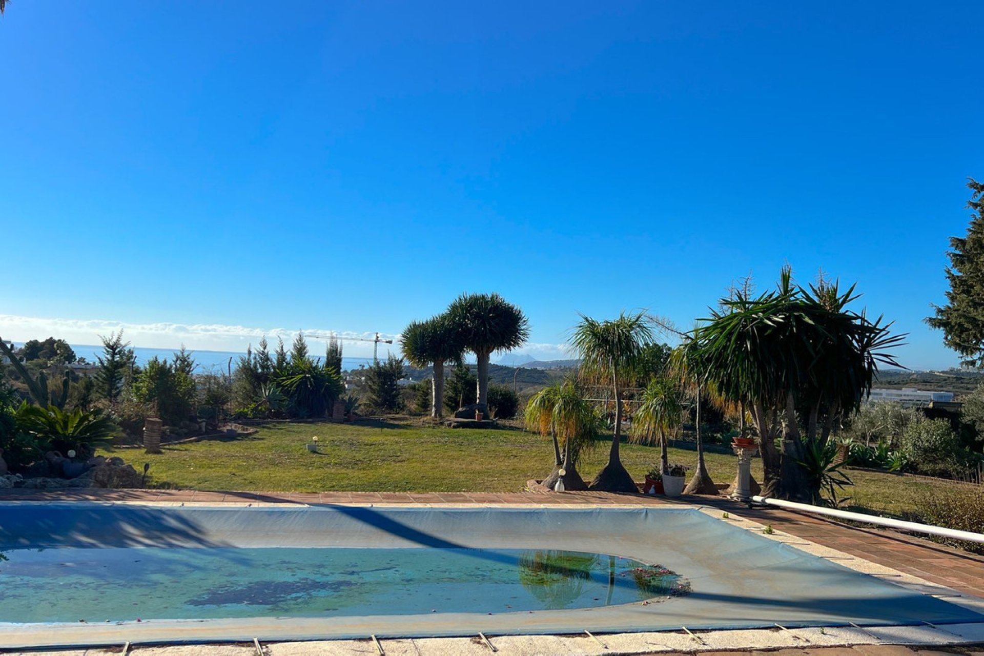 Resale - House - Detached Villa - Estepona - Estepona Centro