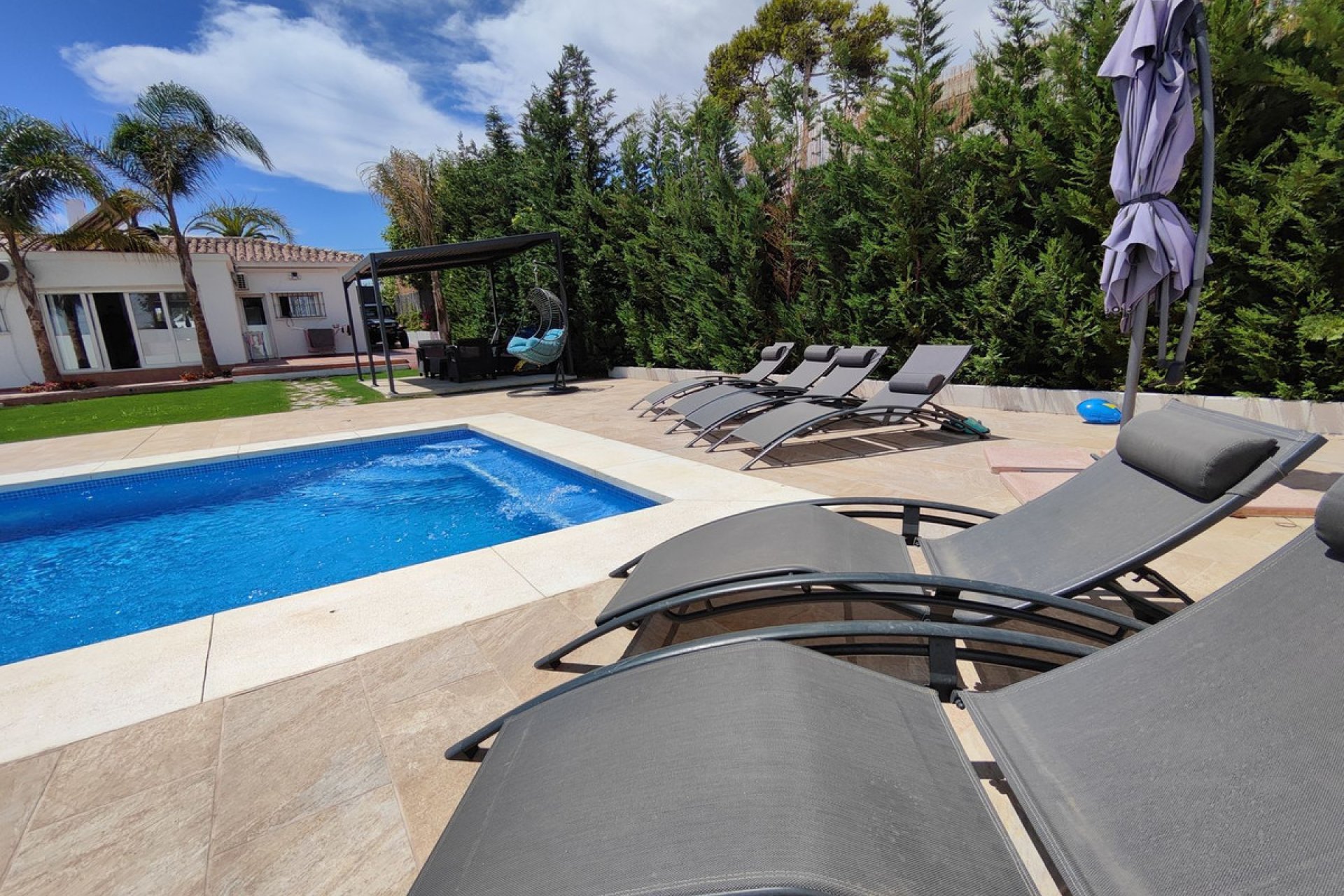 Resale - House - Detached Villa - Estepona - Estepona Centro