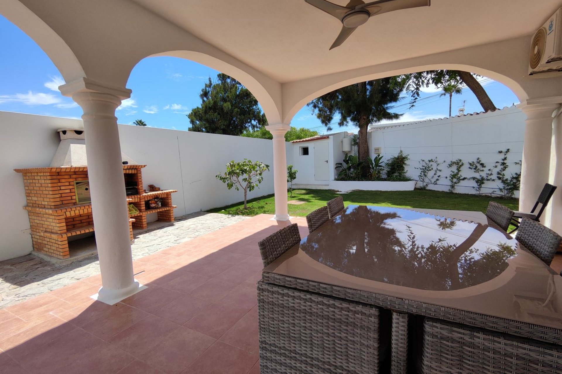 Resale - House - Detached Villa - Estepona - Estepona Centro