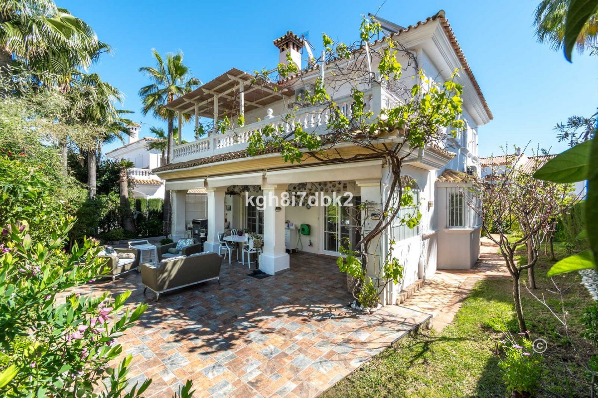 Resale - House - Detached Villa - Estepona - Estepona Centro