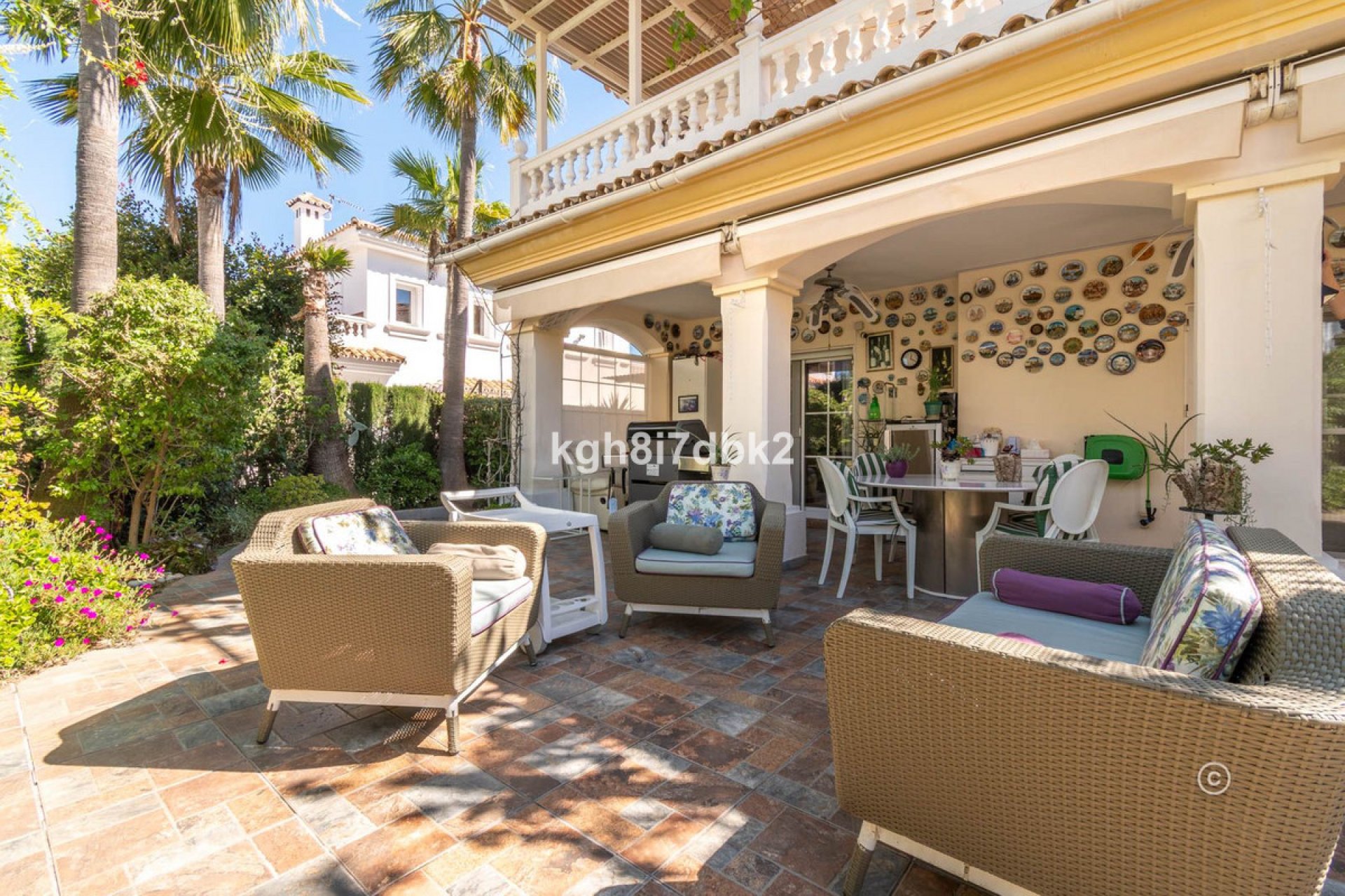 Resale - House - Detached Villa - Estepona - Estepona Centro