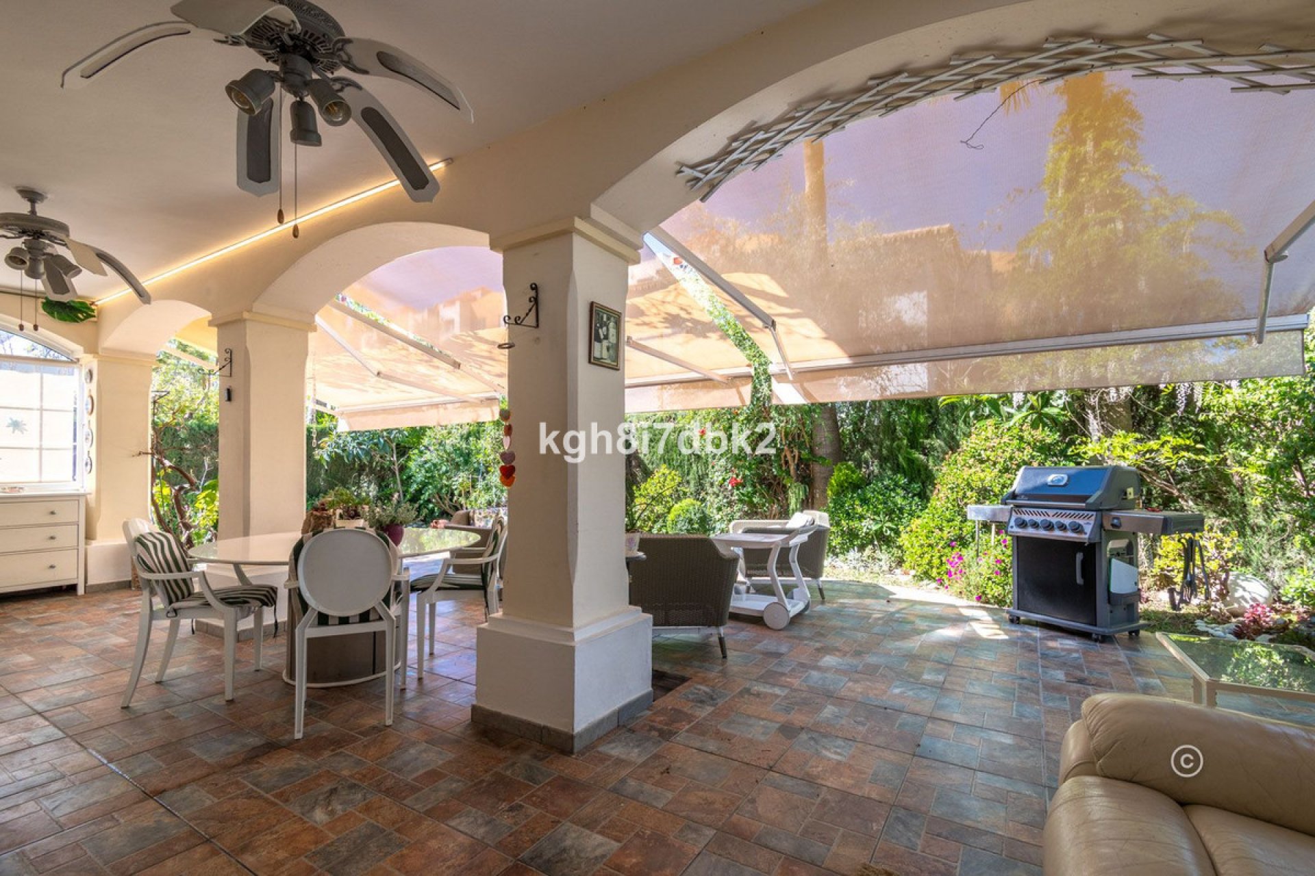 Resale - House - Detached Villa - Estepona - Estepona Centro