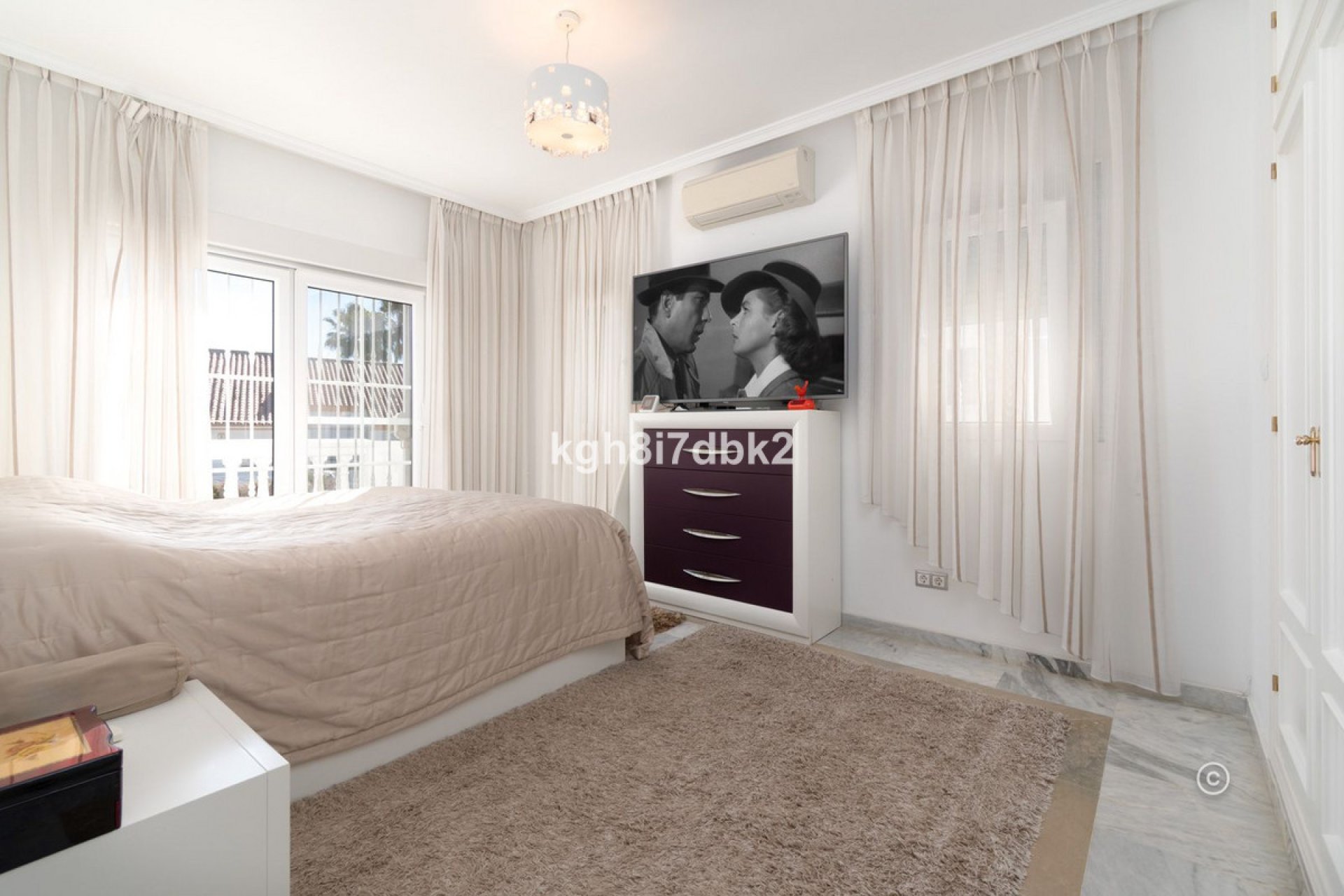 Resale - House - Detached Villa - Estepona - Estepona Centro