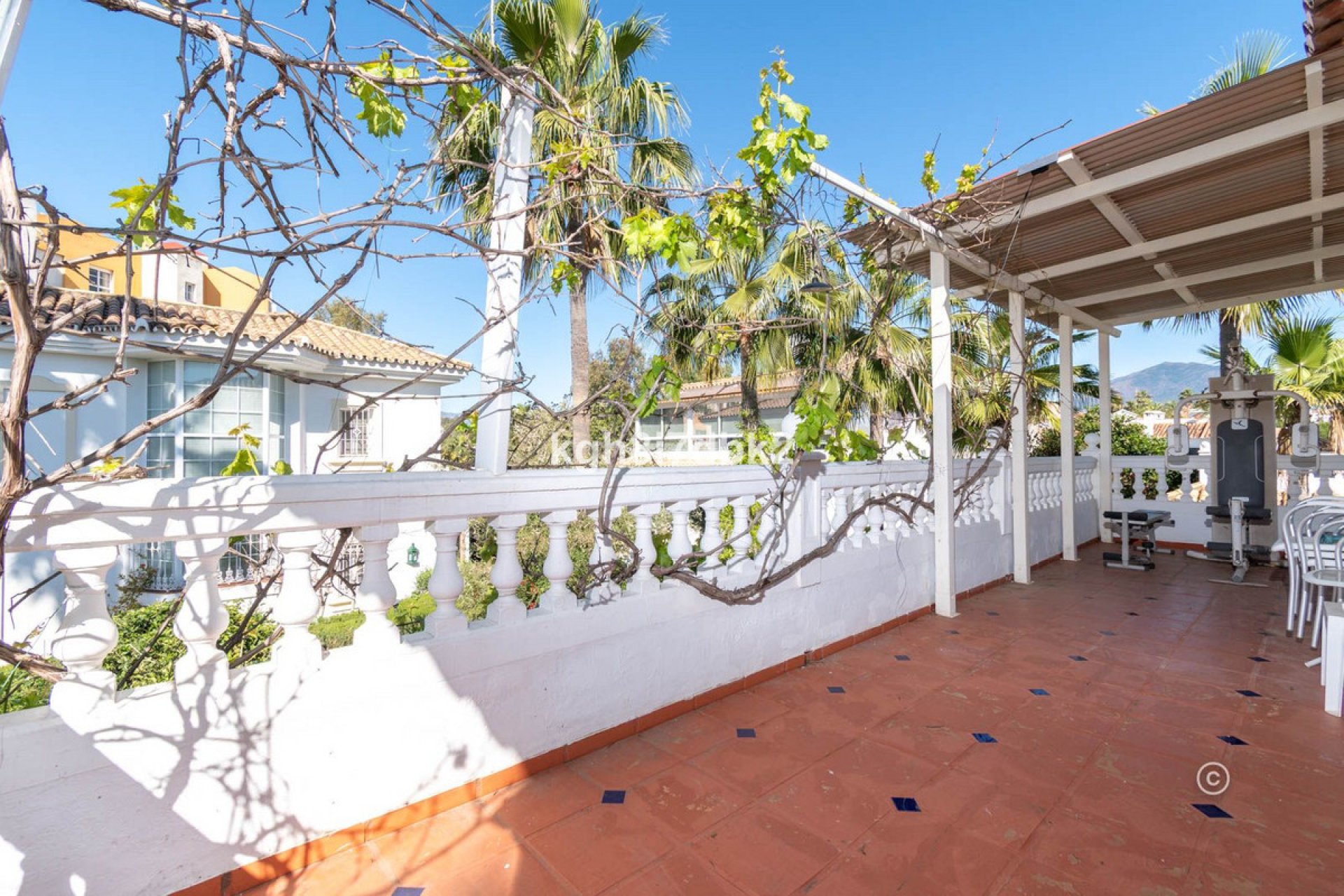 Resale - House - Detached Villa - Estepona - Estepona Centro