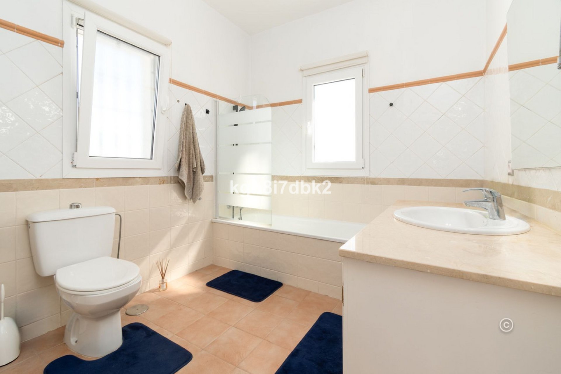 Resale - House - Detached Villa - Estepona - Estepona Centro