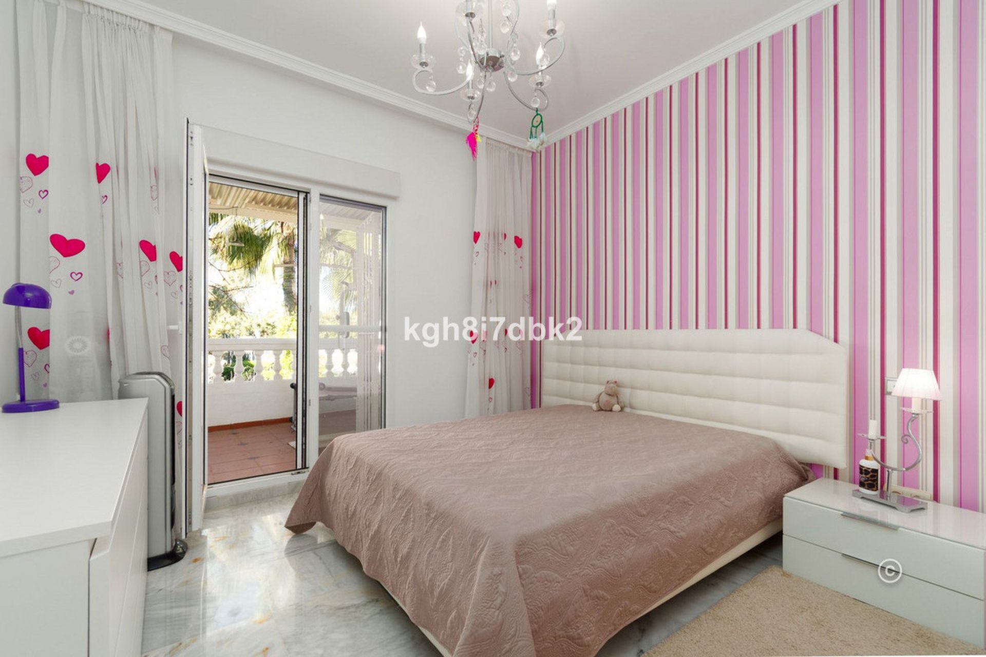 Resale - House - Detached Villa - Estepona - Estepona Centro