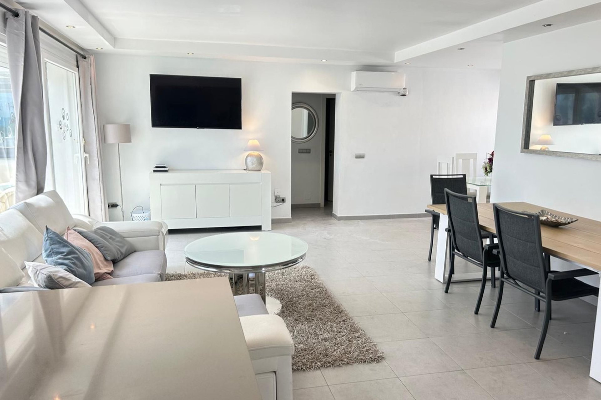 Resale - House - Detached Villa - Estepona - Estepona Centro