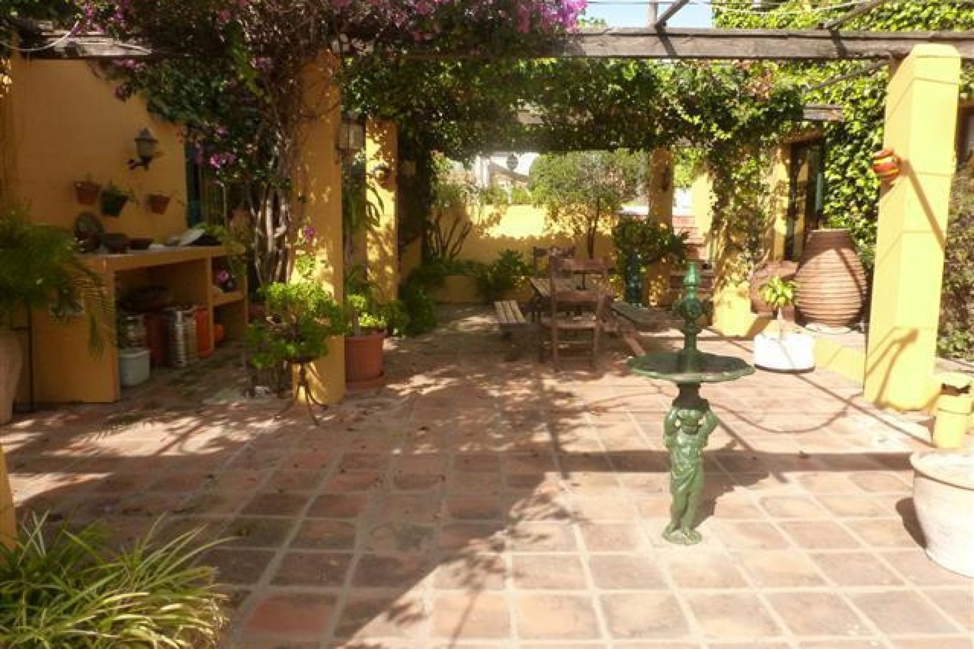 Resale - House - Detached Villa - Estepona - Estepona Centro