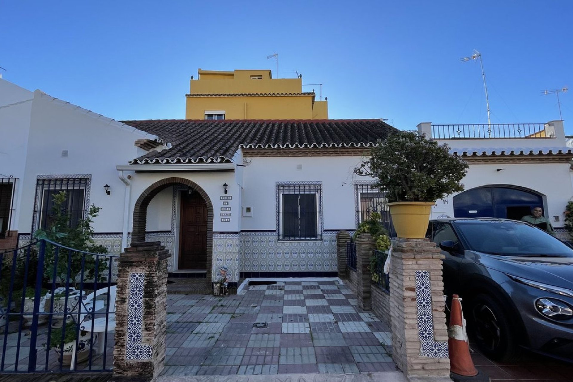 Resale - House - Detached Villa - Estepona - Estepona Centro