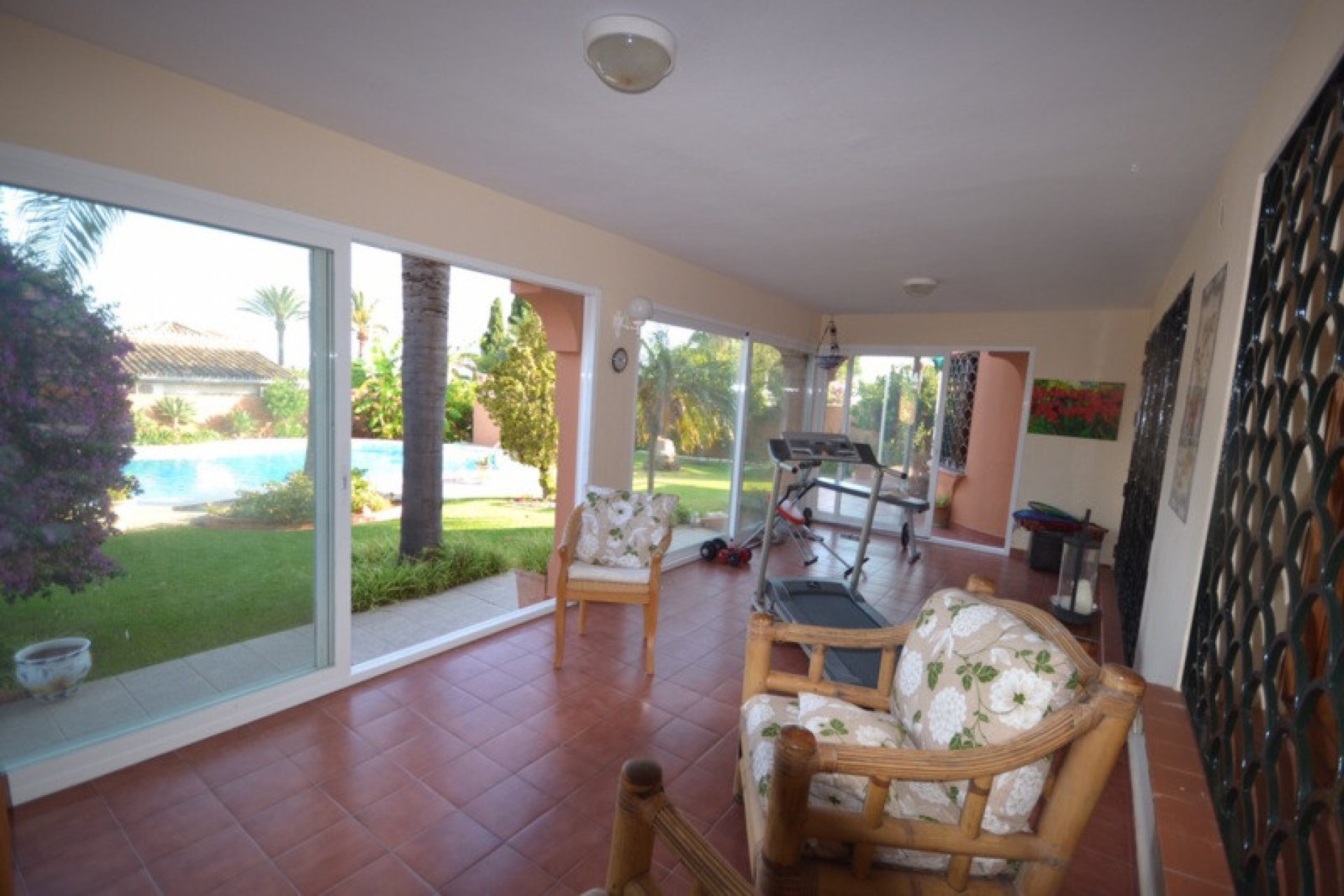 Resale - House - Detached Villa - Estepona - Estepona Centro