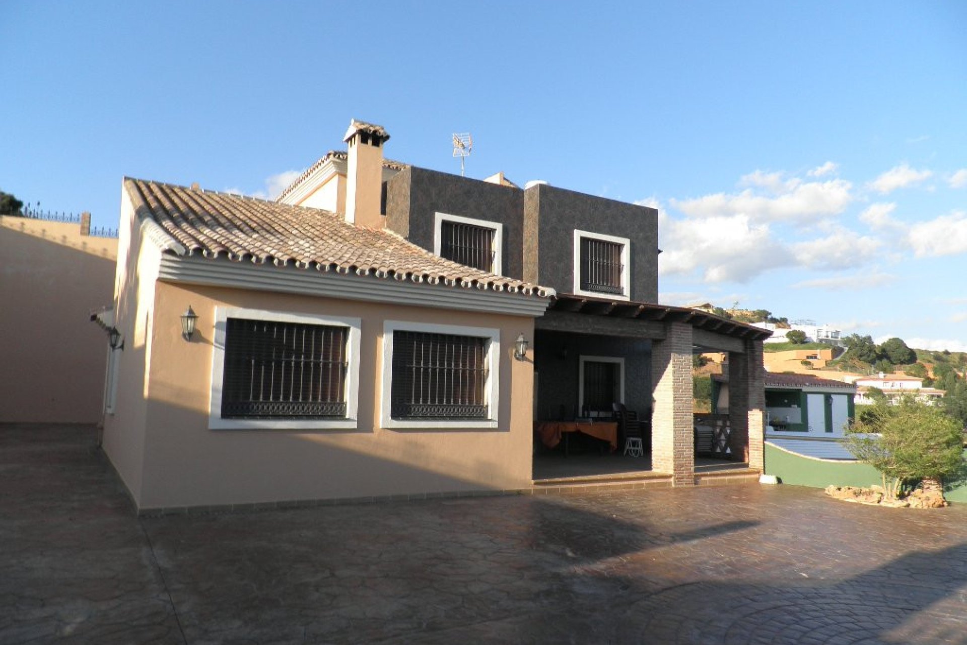 Resale - House - Detached Villa - Estepona - Estepona Centro