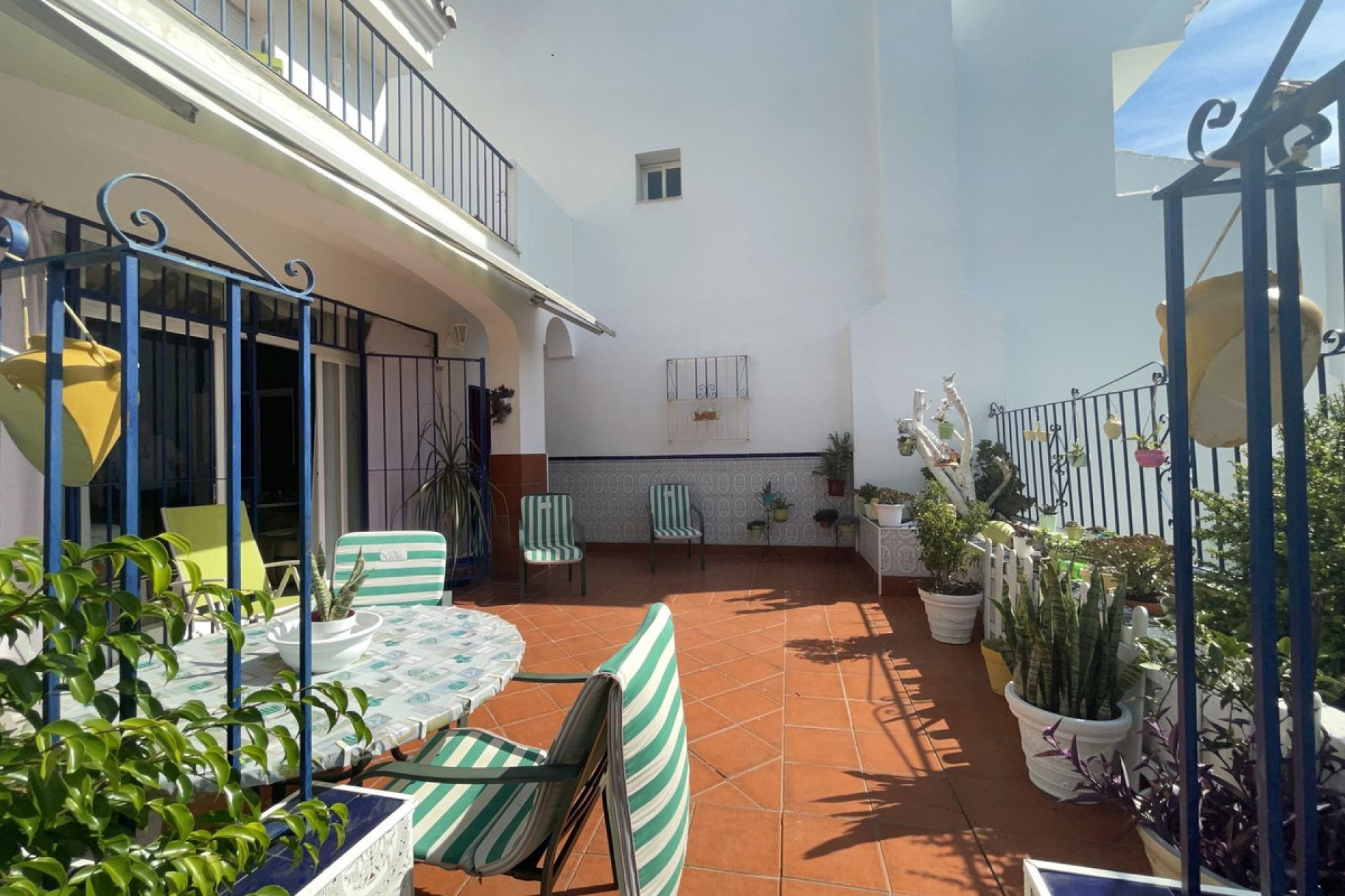 Resale - House - Detached Villa - Estepona - Estepona Centro