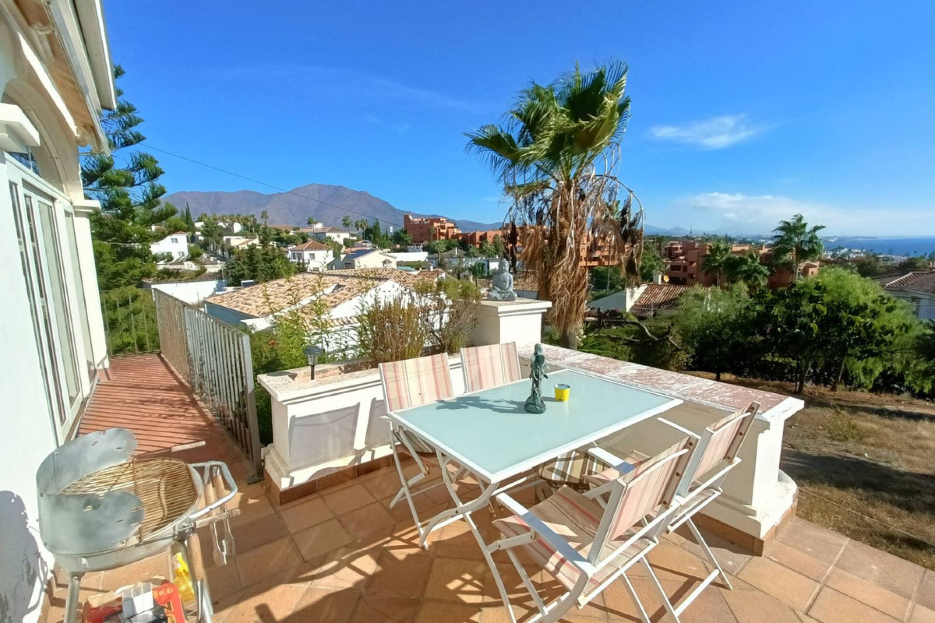 Resale - House - Detached Villa - Estepona - Estepona Centro