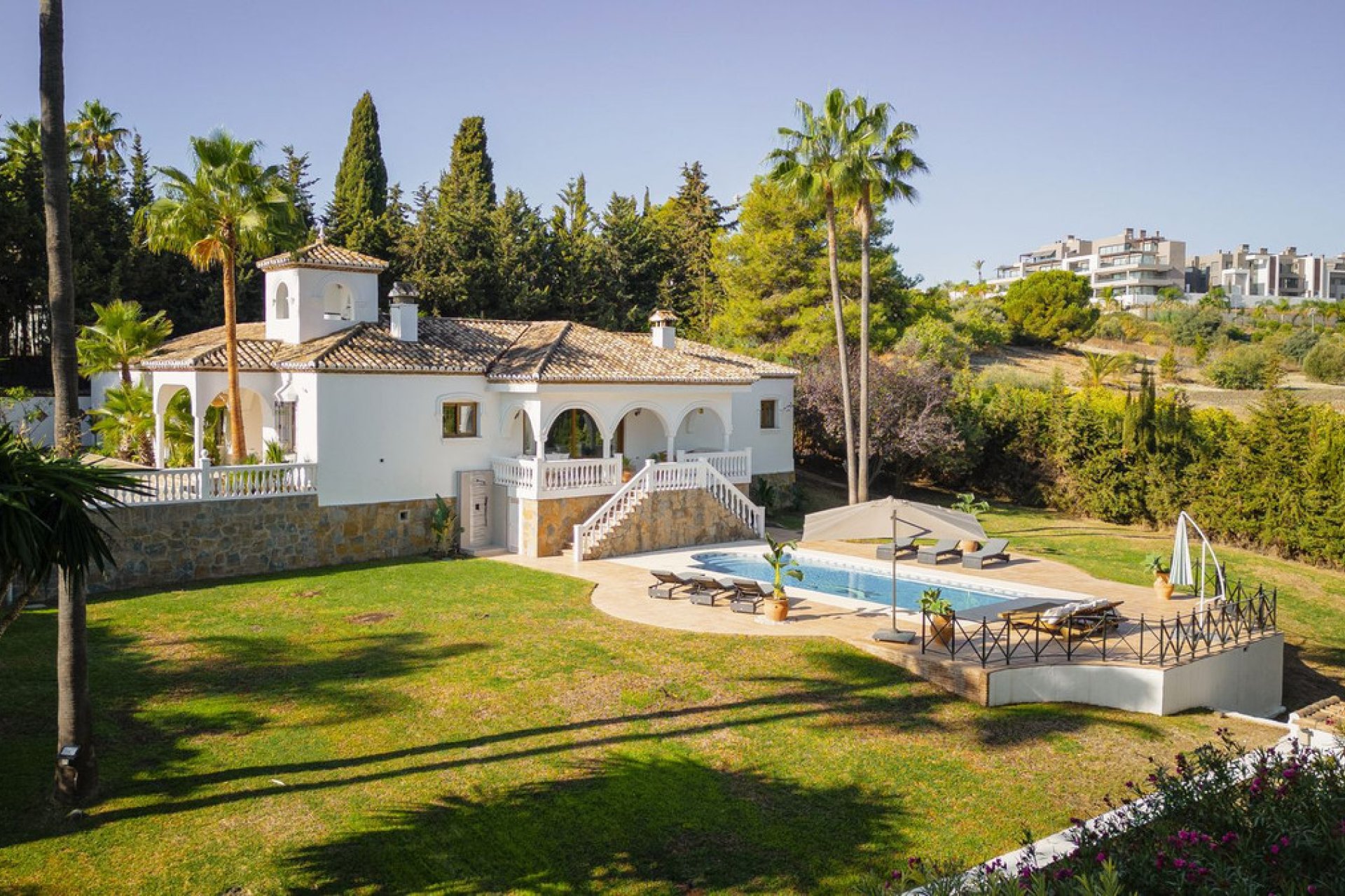 Resale - House - Detached Villa - Estepona - Estepona Centro